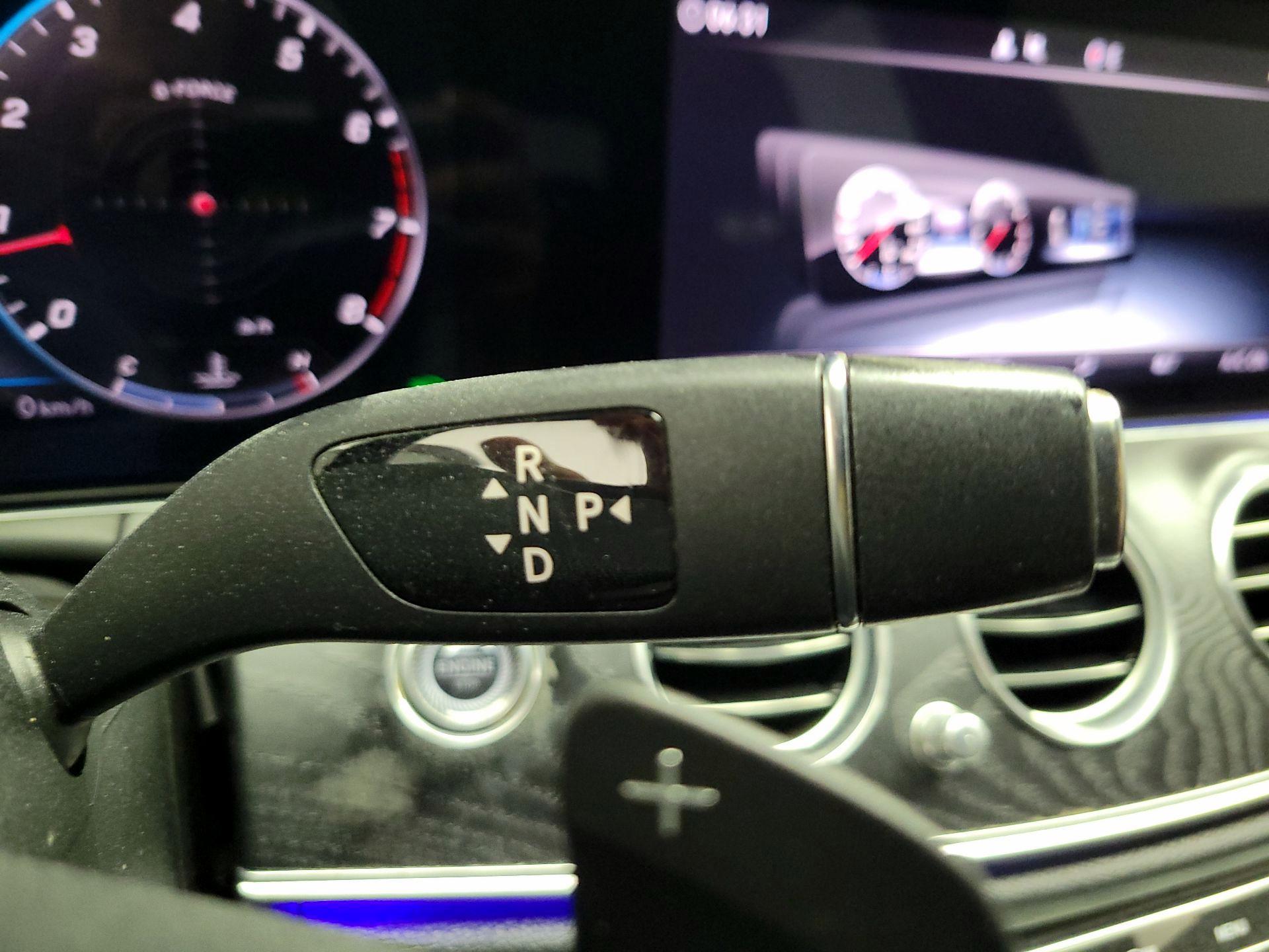 Thumbnail: 2020 Mercedes-Benz E-Class - 15