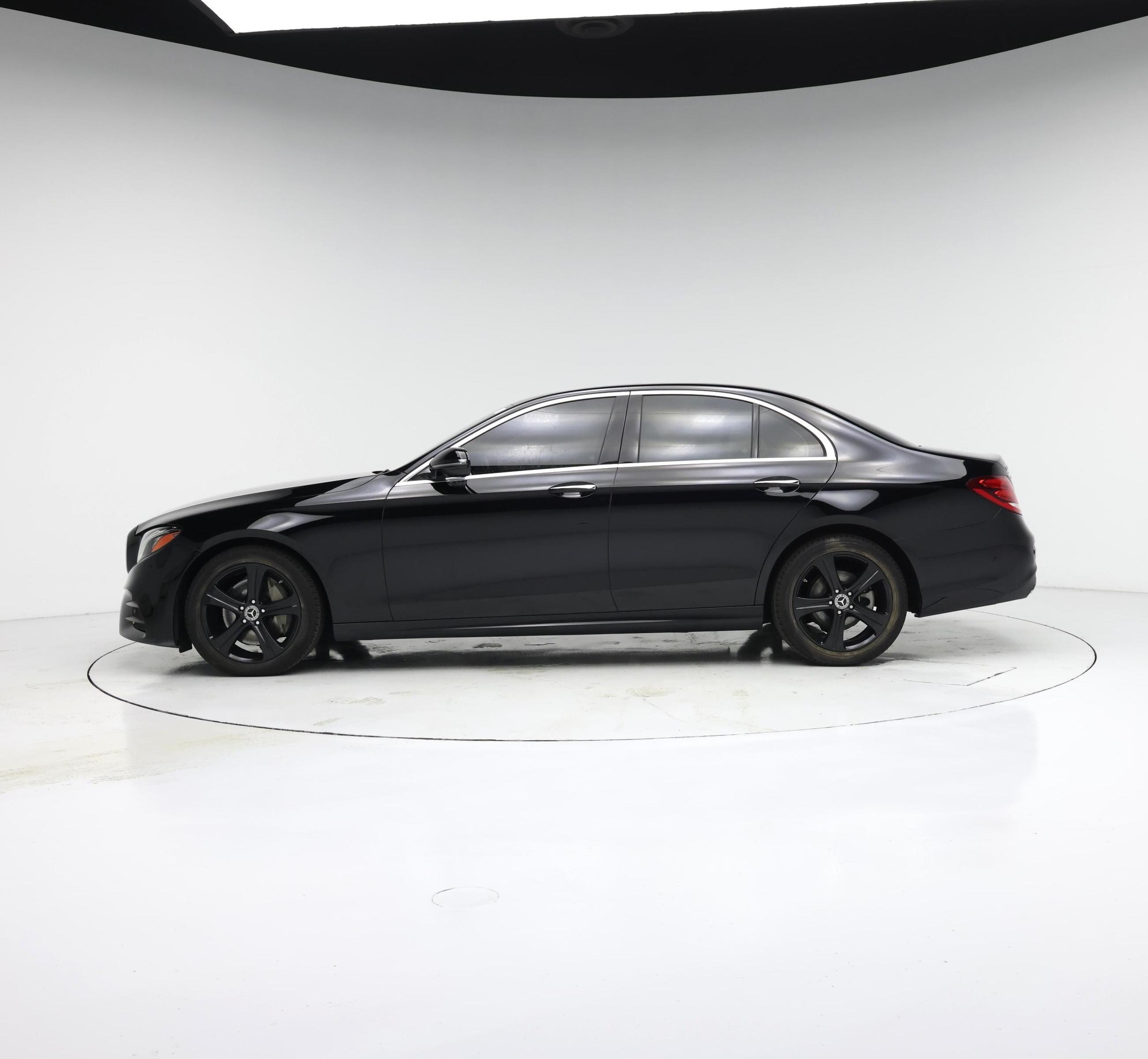 Thumbnail: 2020 Mercedes-Benz E-Class - 3