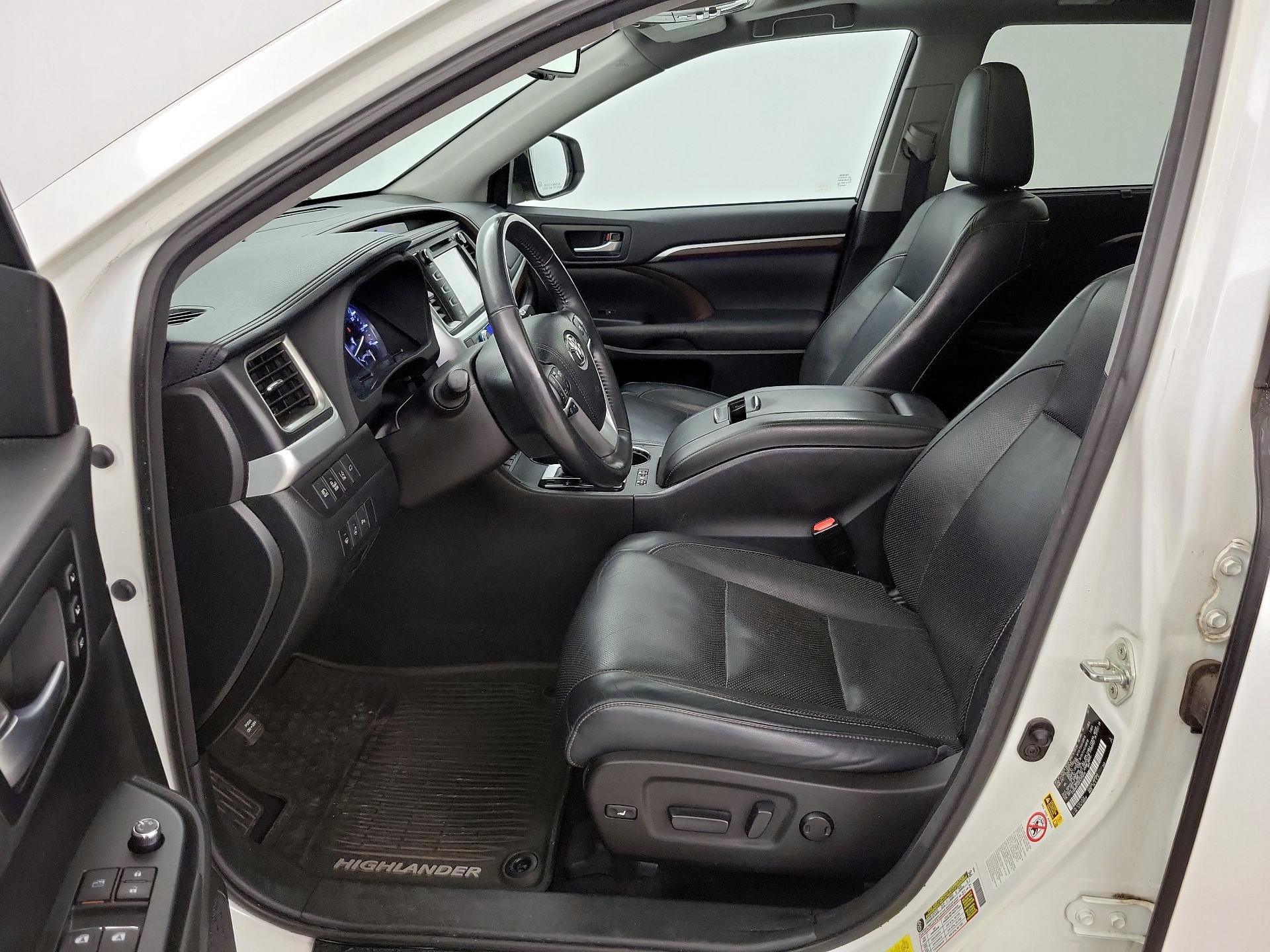 Thumbnail: 2015 Toyota Highlander - 11