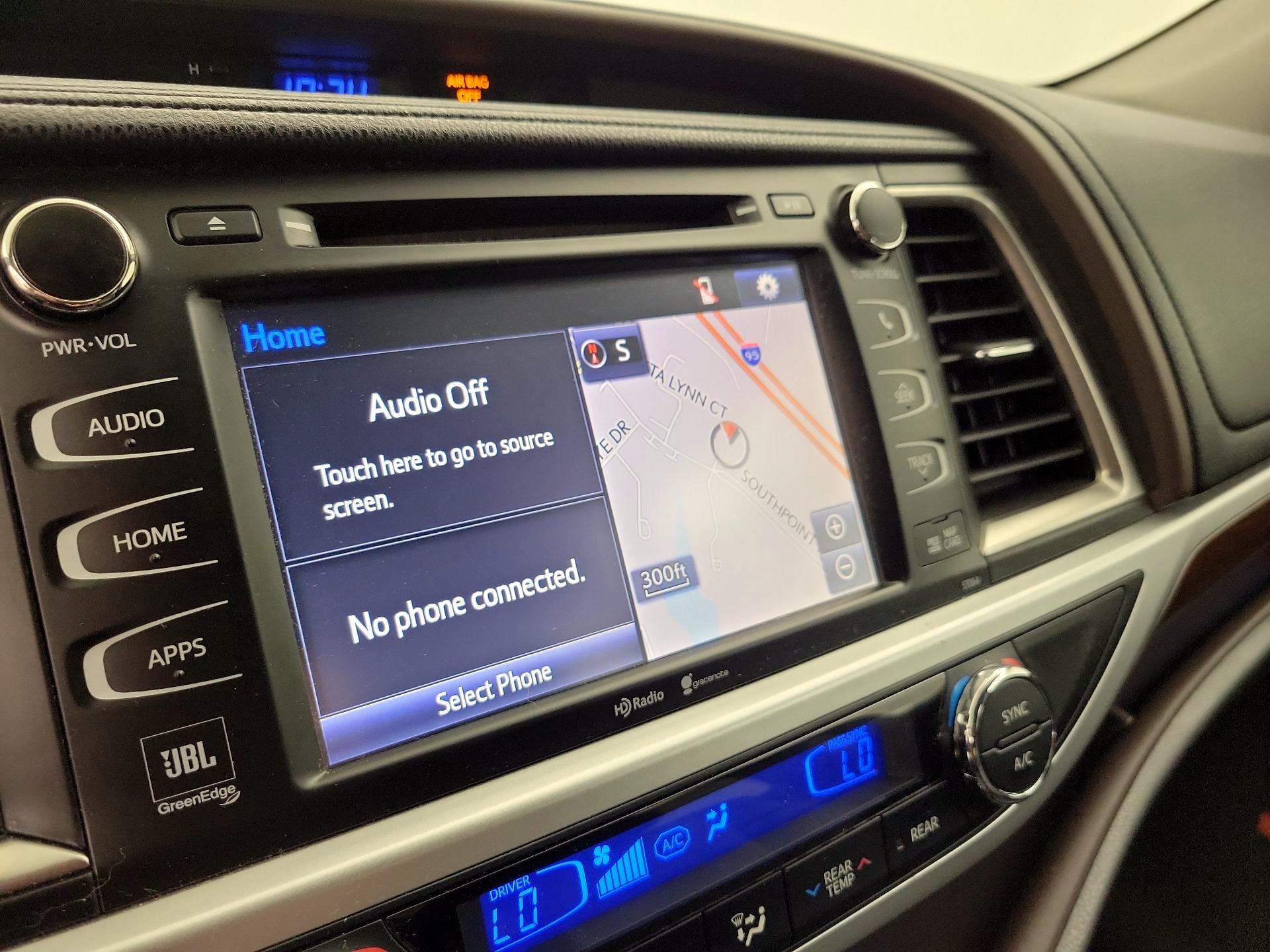 Thumbnail: 2015 Toyota Highlander - 14
