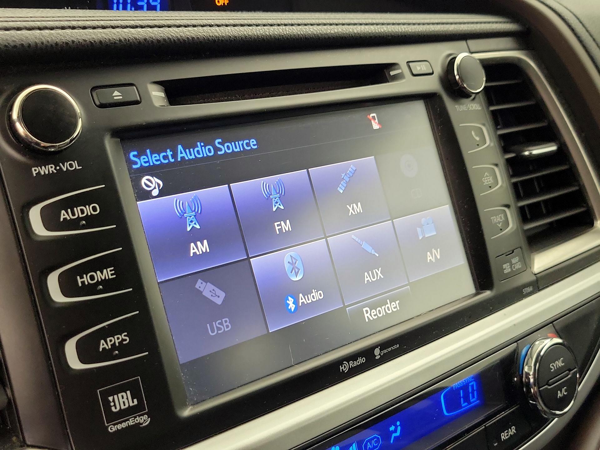 Thumbnail: 2015 Toyota Highlander - 16
