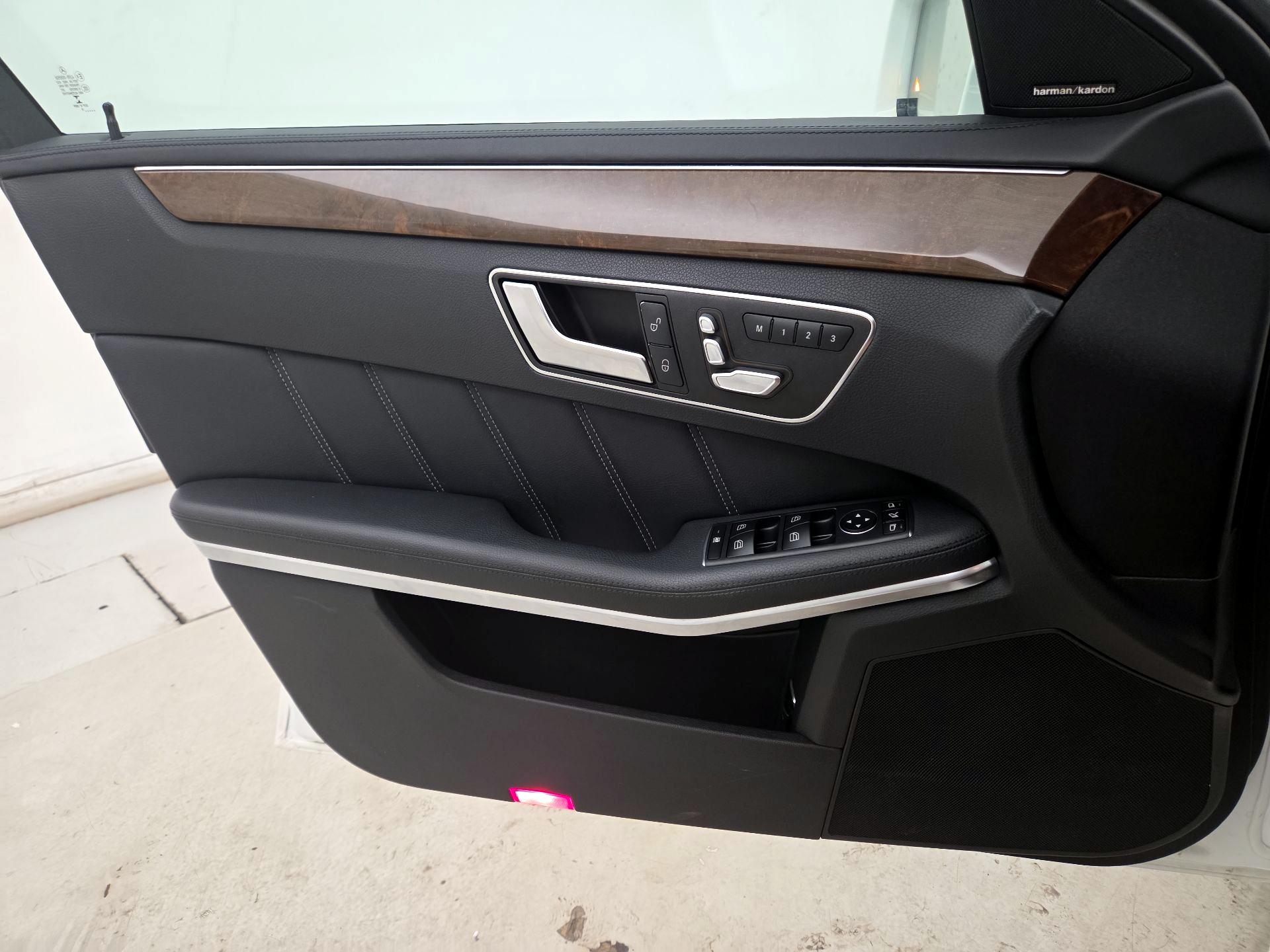 Thumbnail: 2016 Mercedes-Benz E-Class - 12