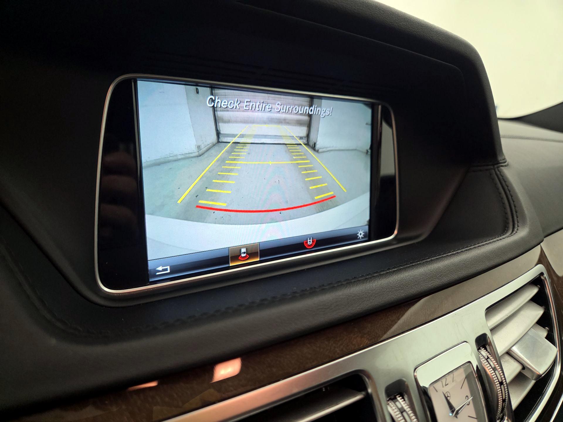 Thumbnail: 2016 Mercedes-Benz E-Class - 15