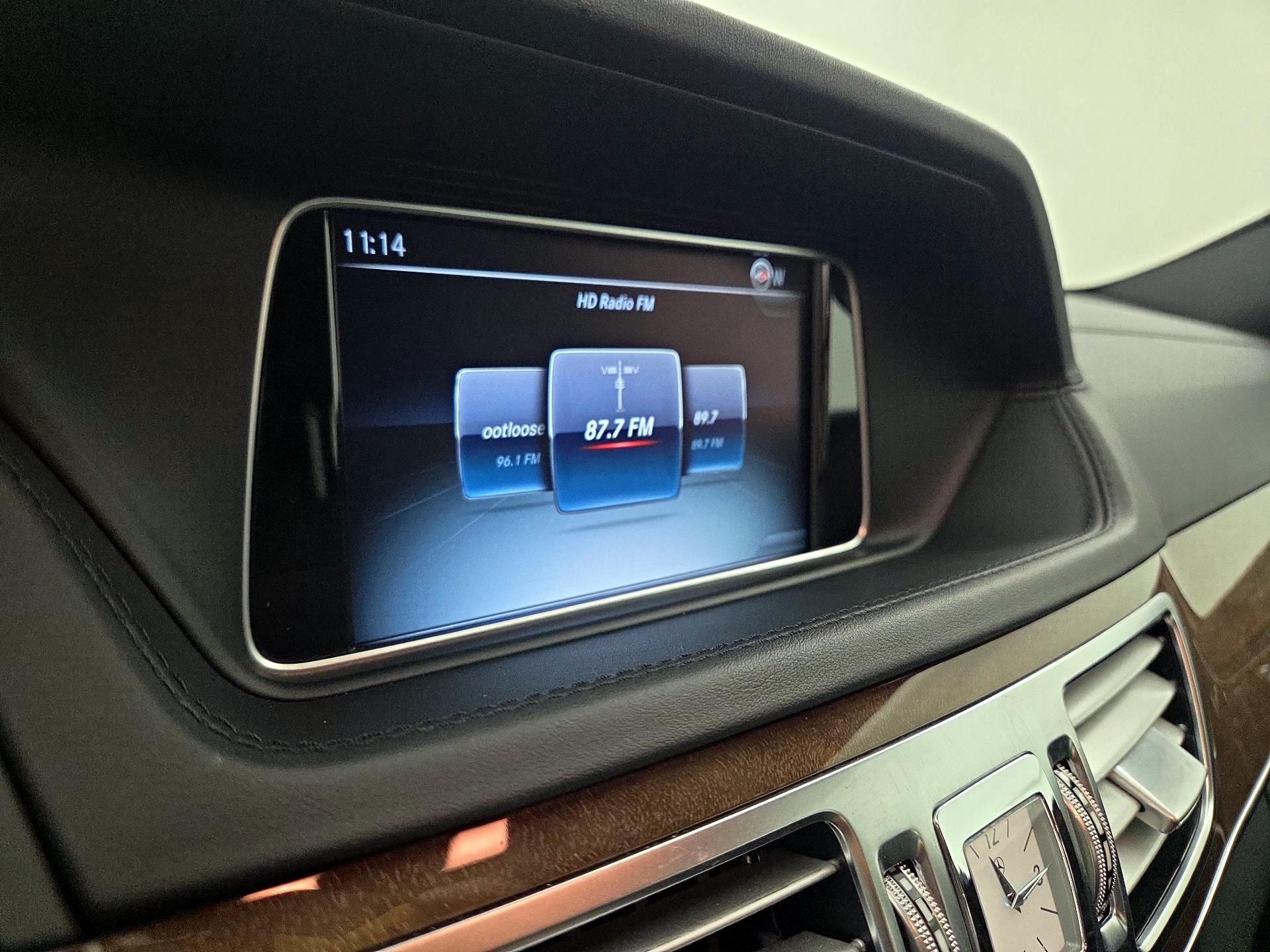 Thumbnail: 2016 Mercedes-Benz E-Class - 16