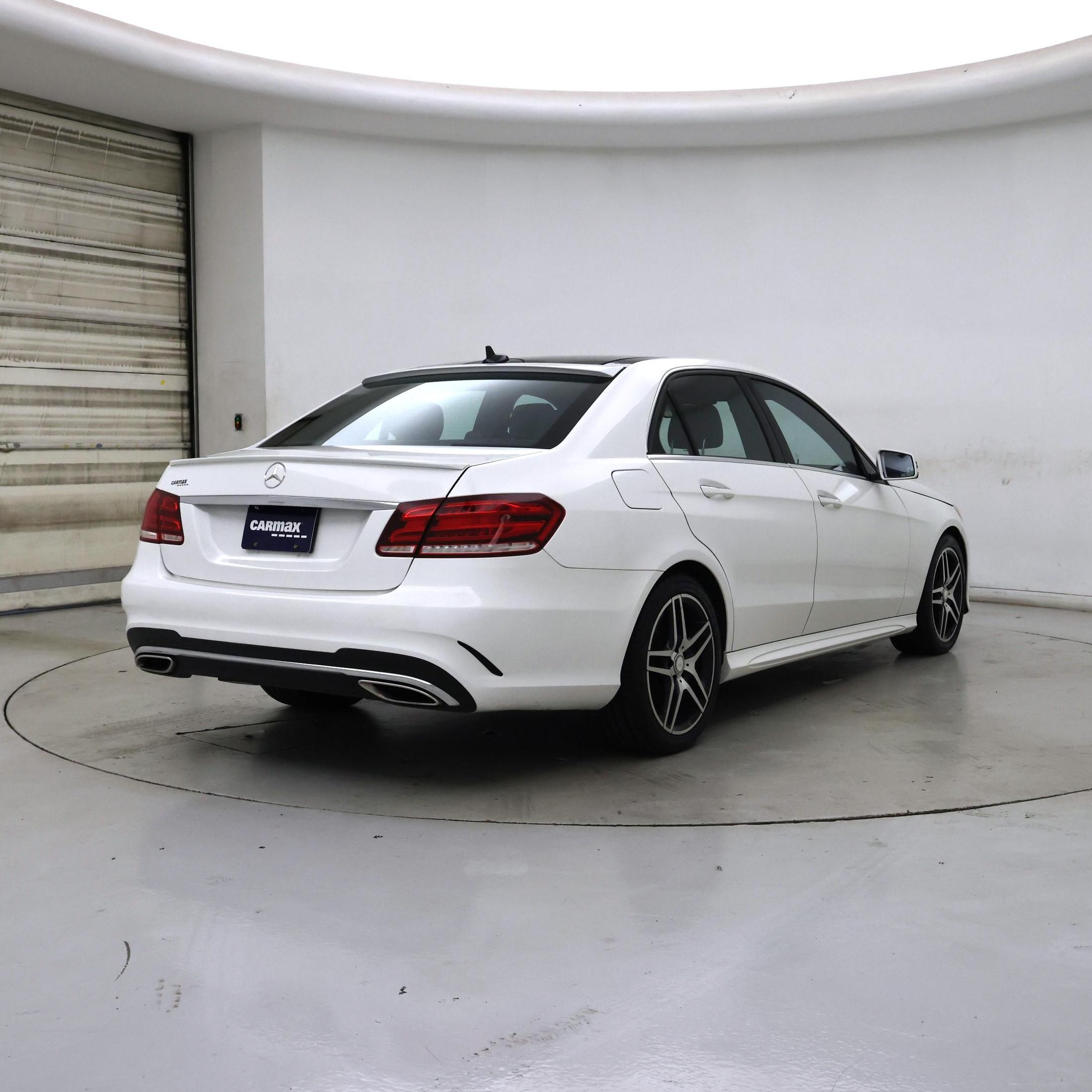 Thumbnail: 2016 Mercedes-Benz E-Class - 8
