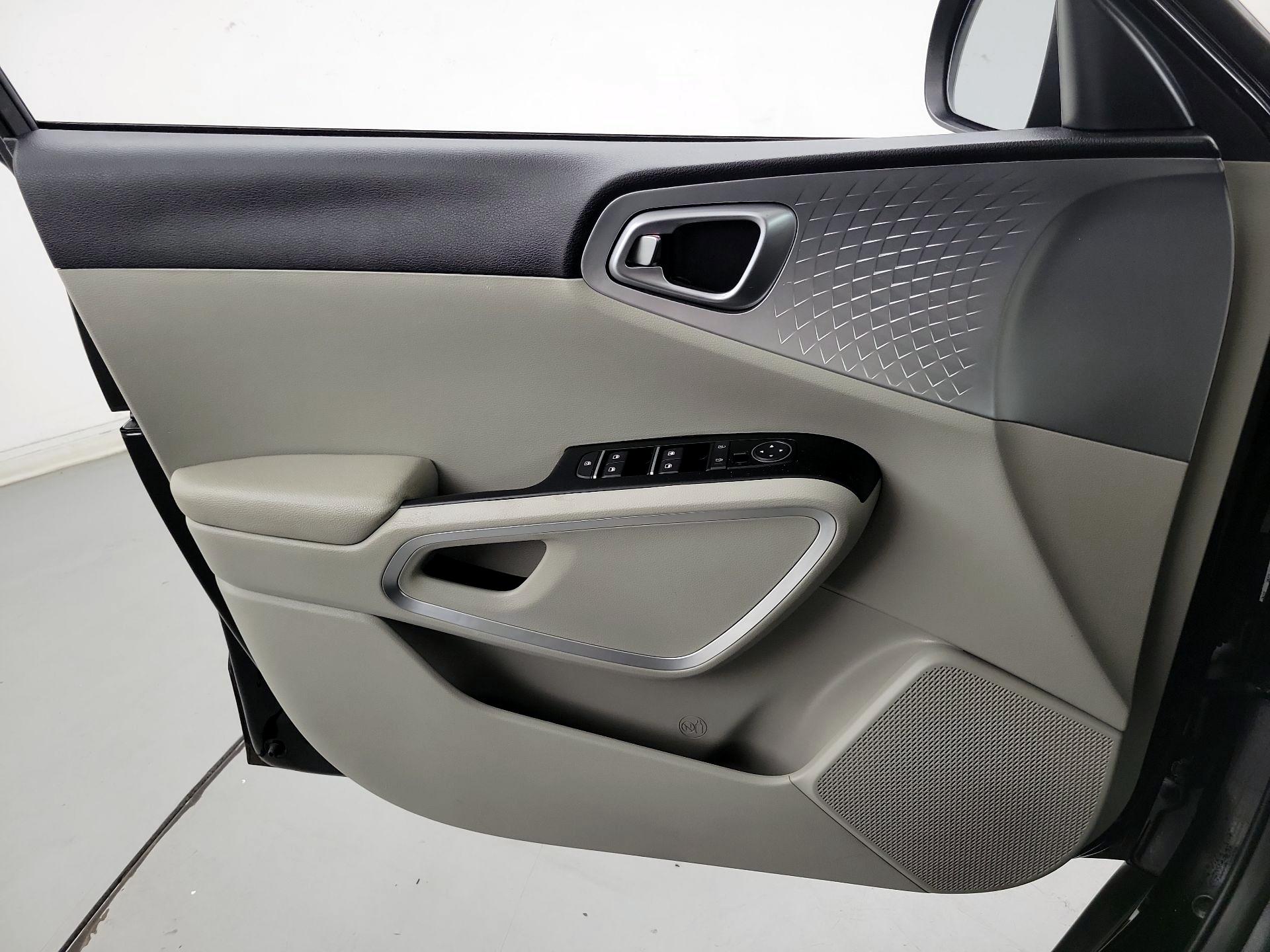Thumbnail: 2022 Kia Soul - 10