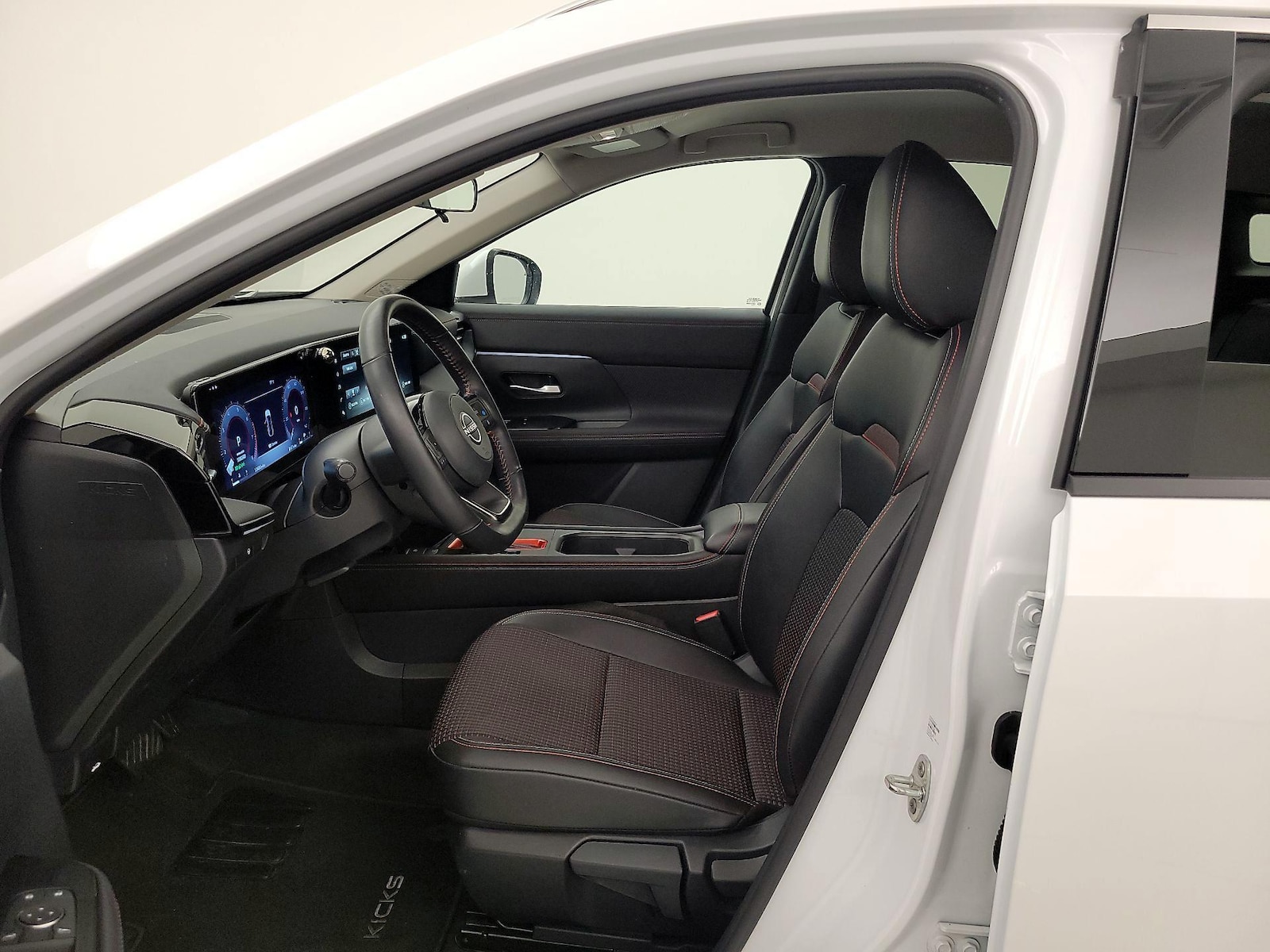 2025 Nissan Kicks SR AWD - Photo 12
