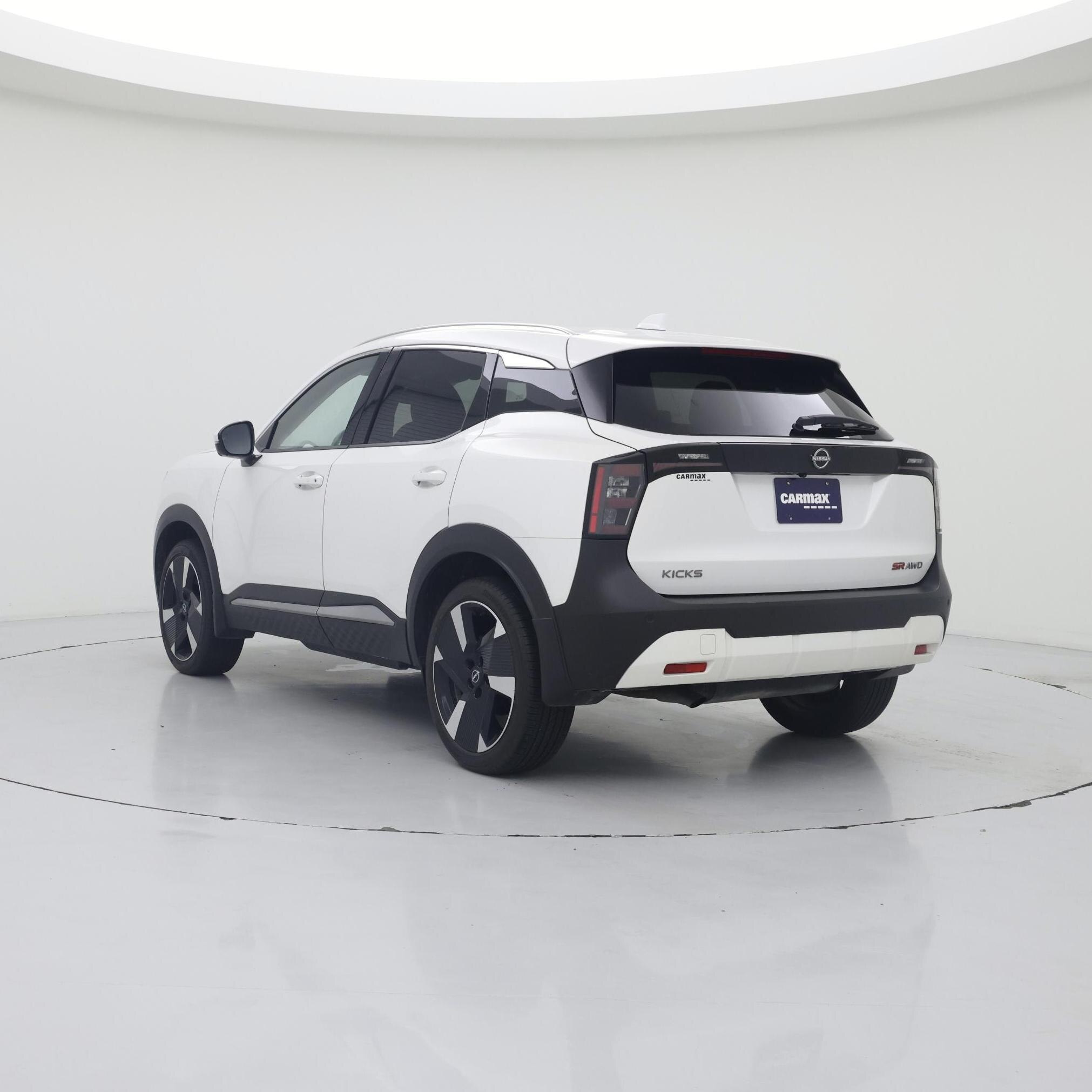 Thumbnail: 2025 Nissan Kicks - 2