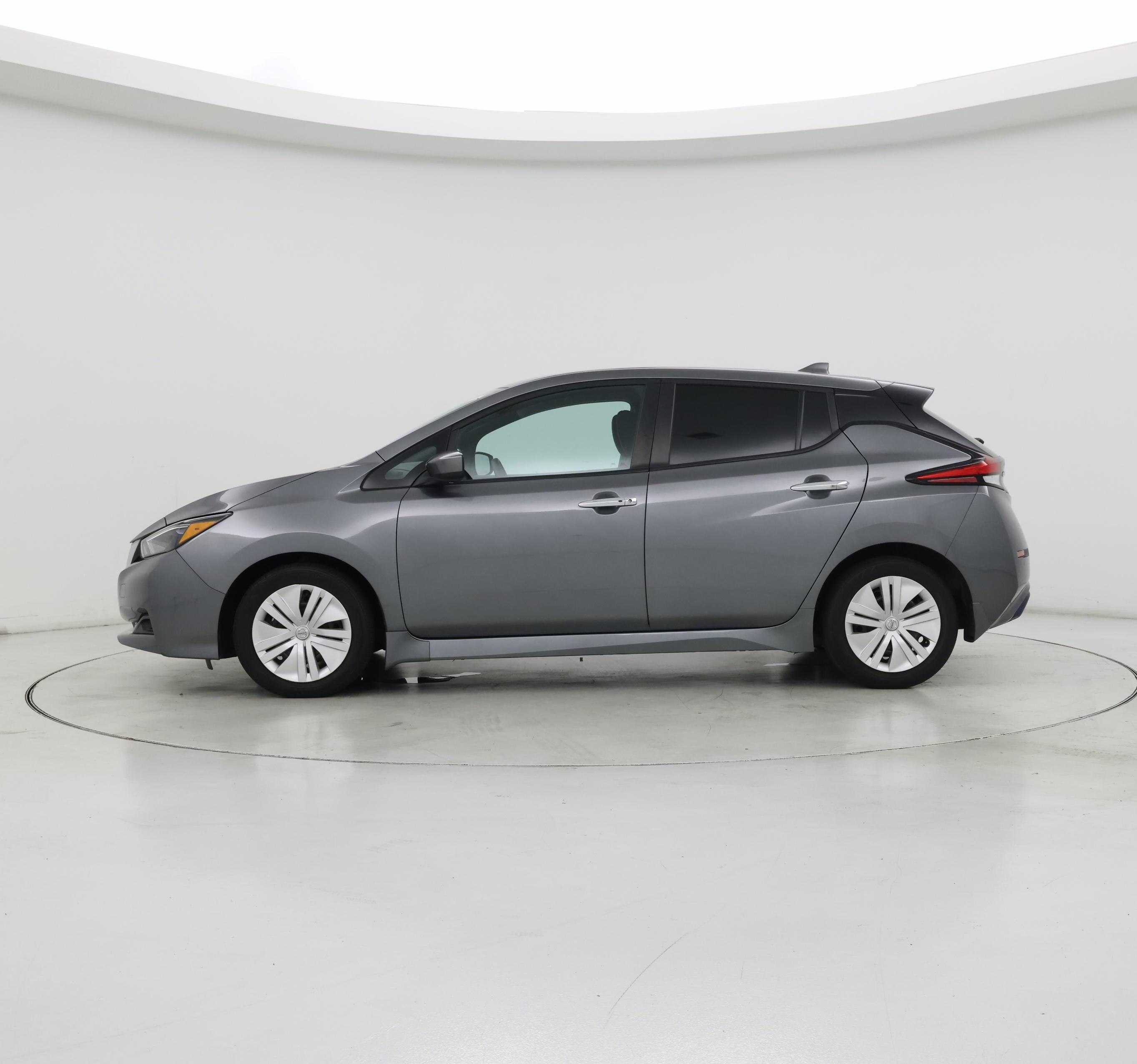 Thumbnail: 2022 Nissan Leaf - 3