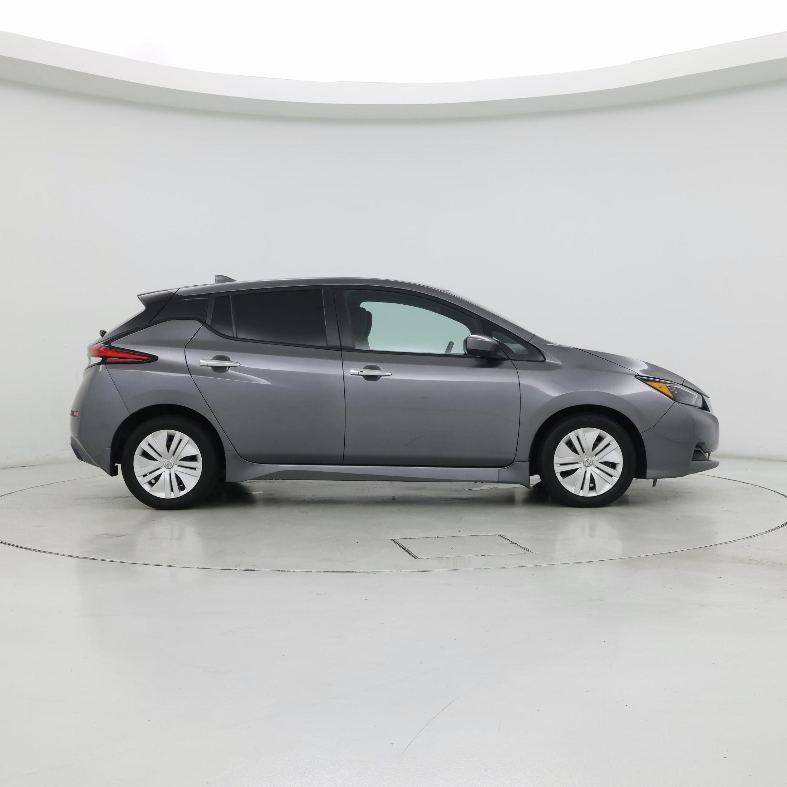 Thumbnail: 2022 Nissan Leaf - 7