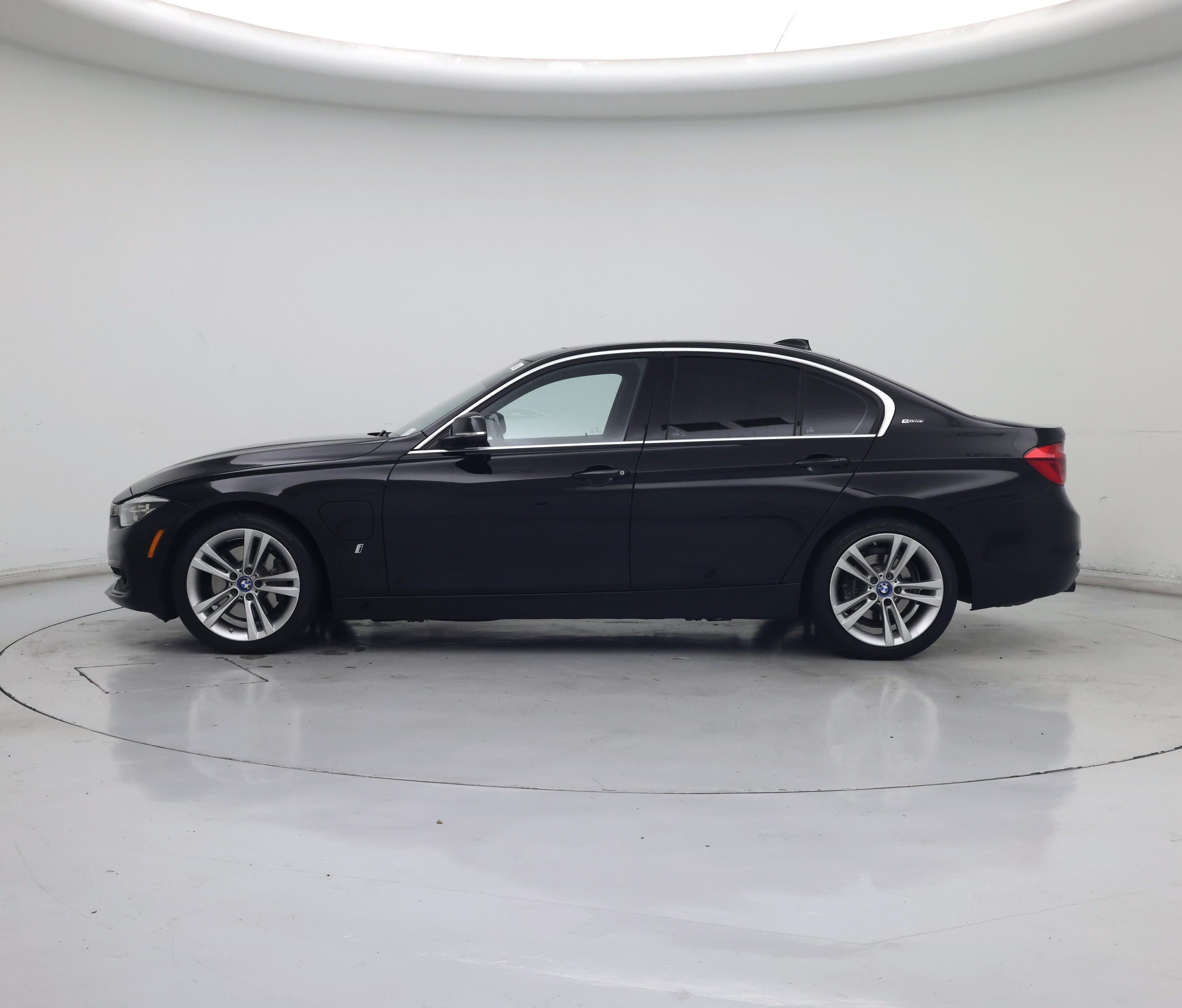 Thumbnail: 2018 BMW 3 Series - 3