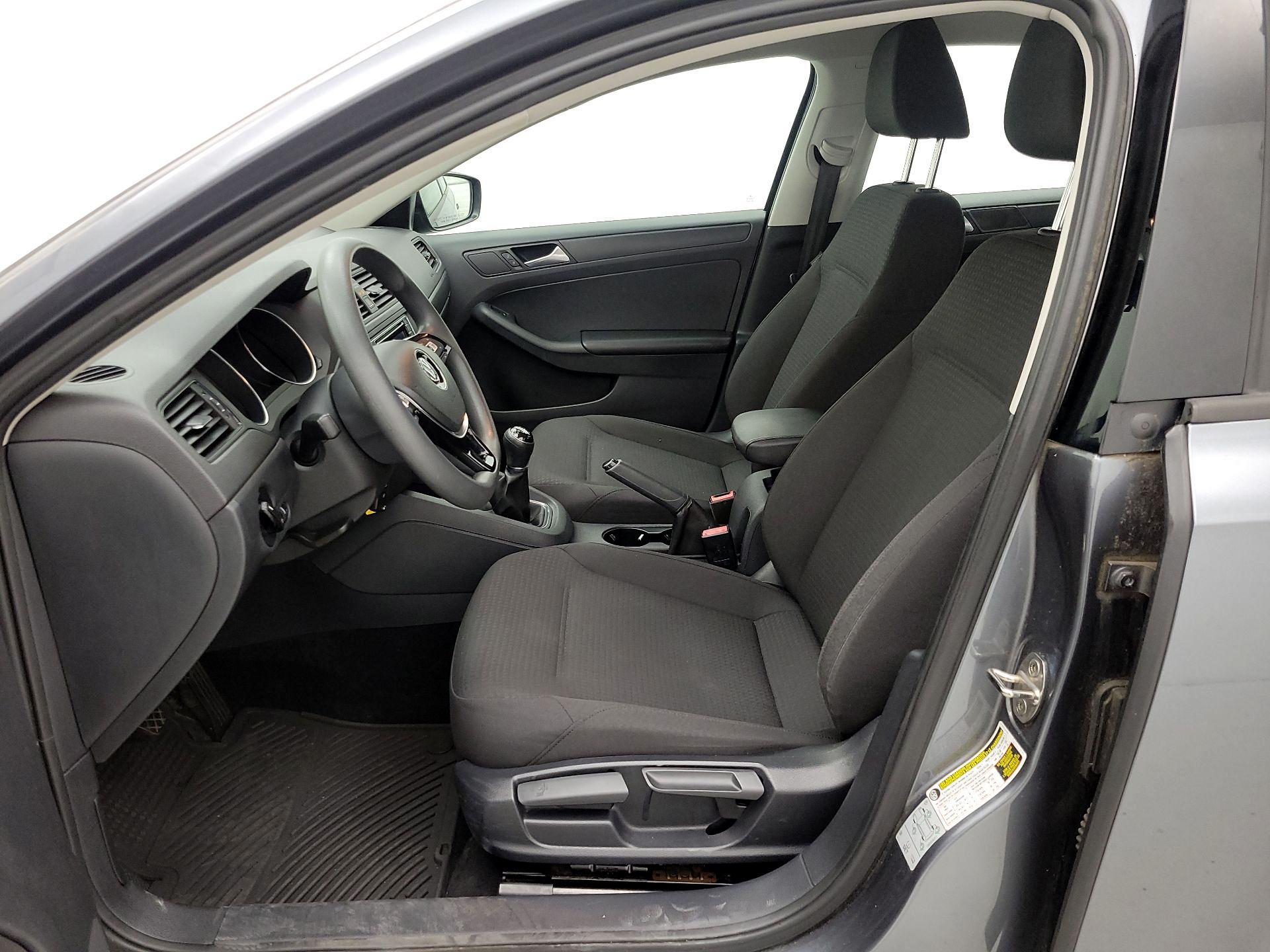 Thumbnail: 2016 Volkswagen Jetta - 11