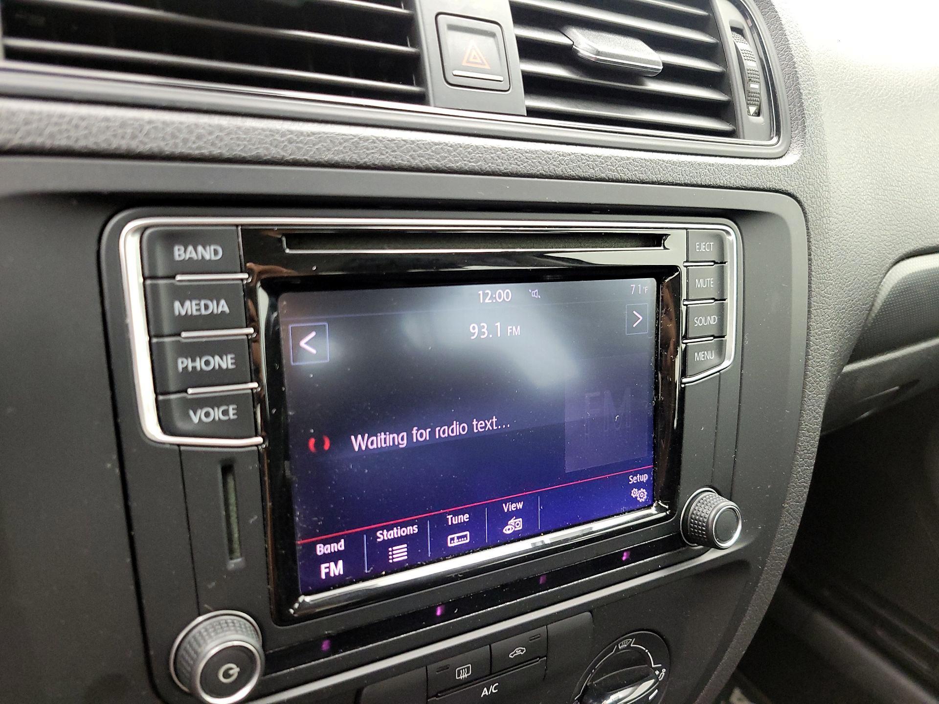Thumbnail: 2016 Volkswagen Jetta - 15