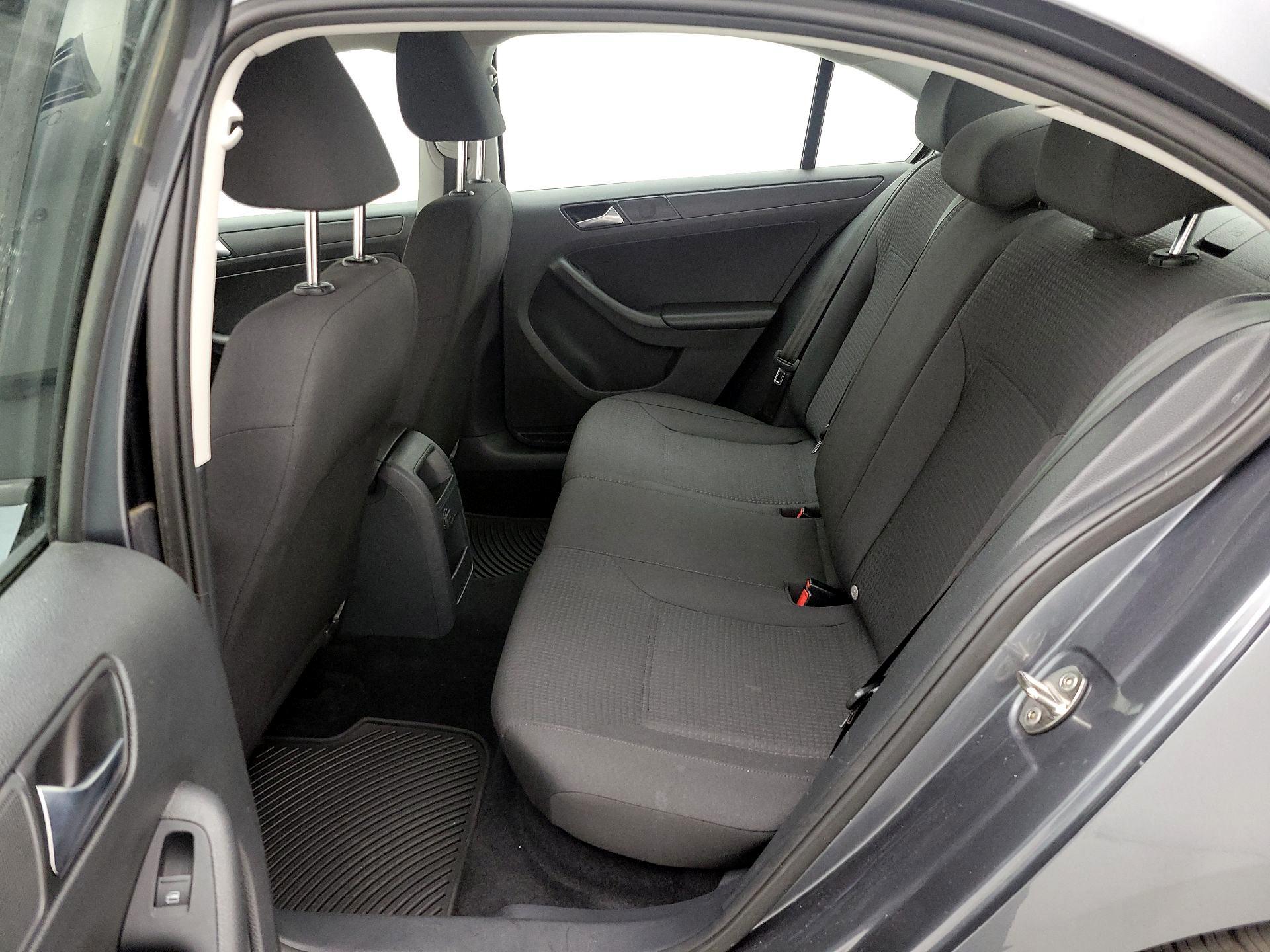 Thumbnail: 2016 Volkswagen Jetta - 19