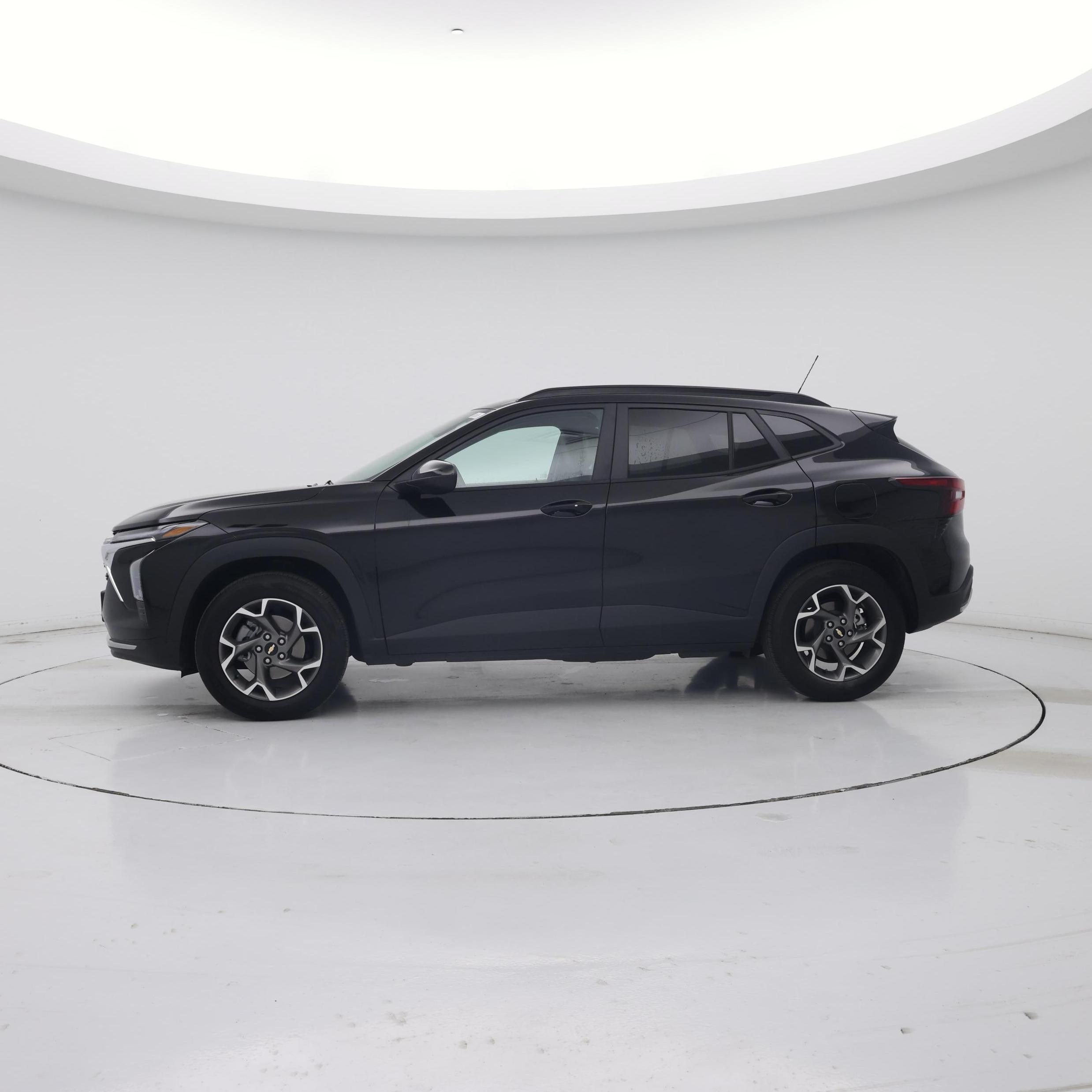 Thumbnail: 2026 Chevrolet Trax - 3