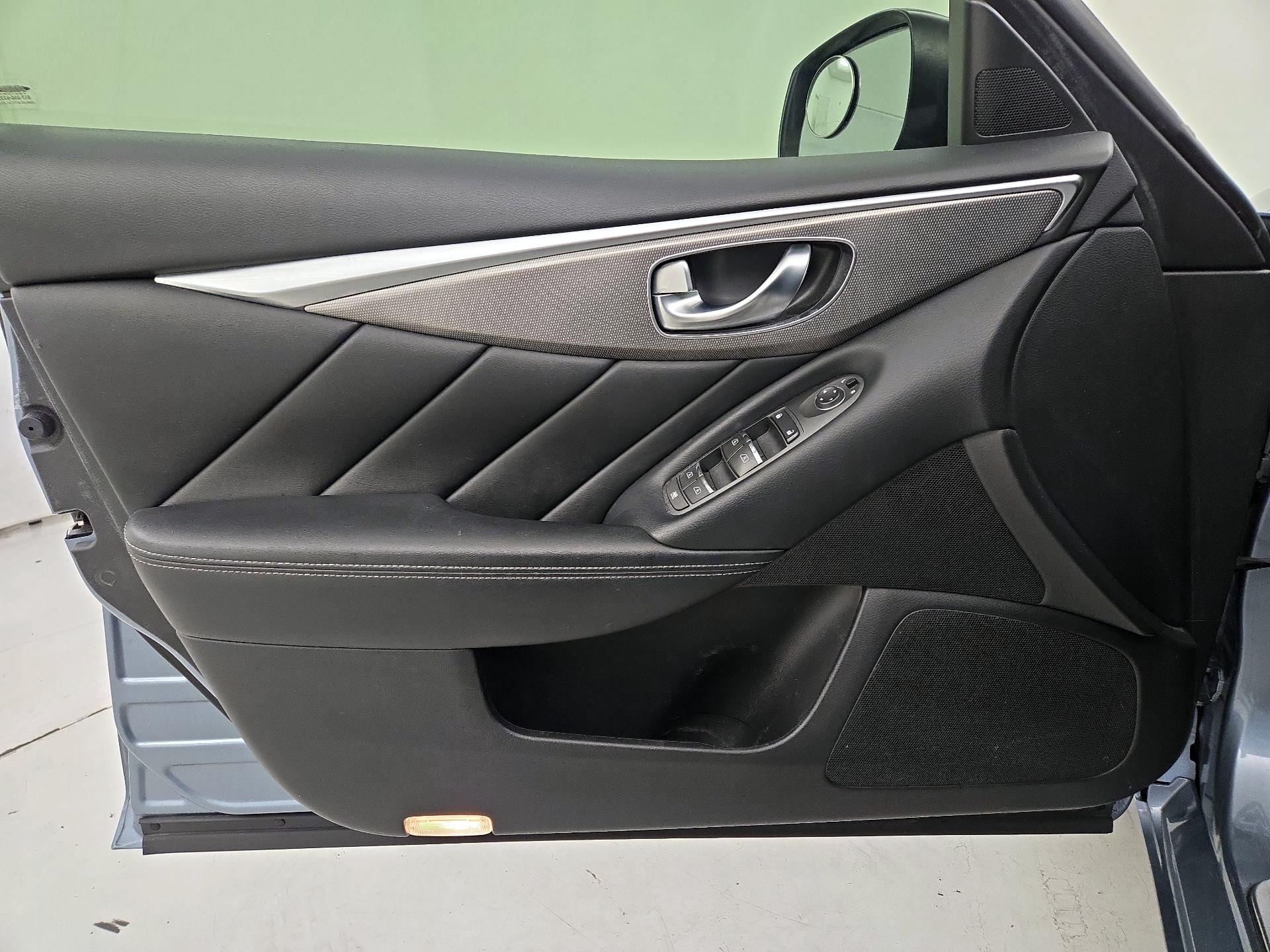 Thumbnail: 2015 INFINITI Q50 - 12
