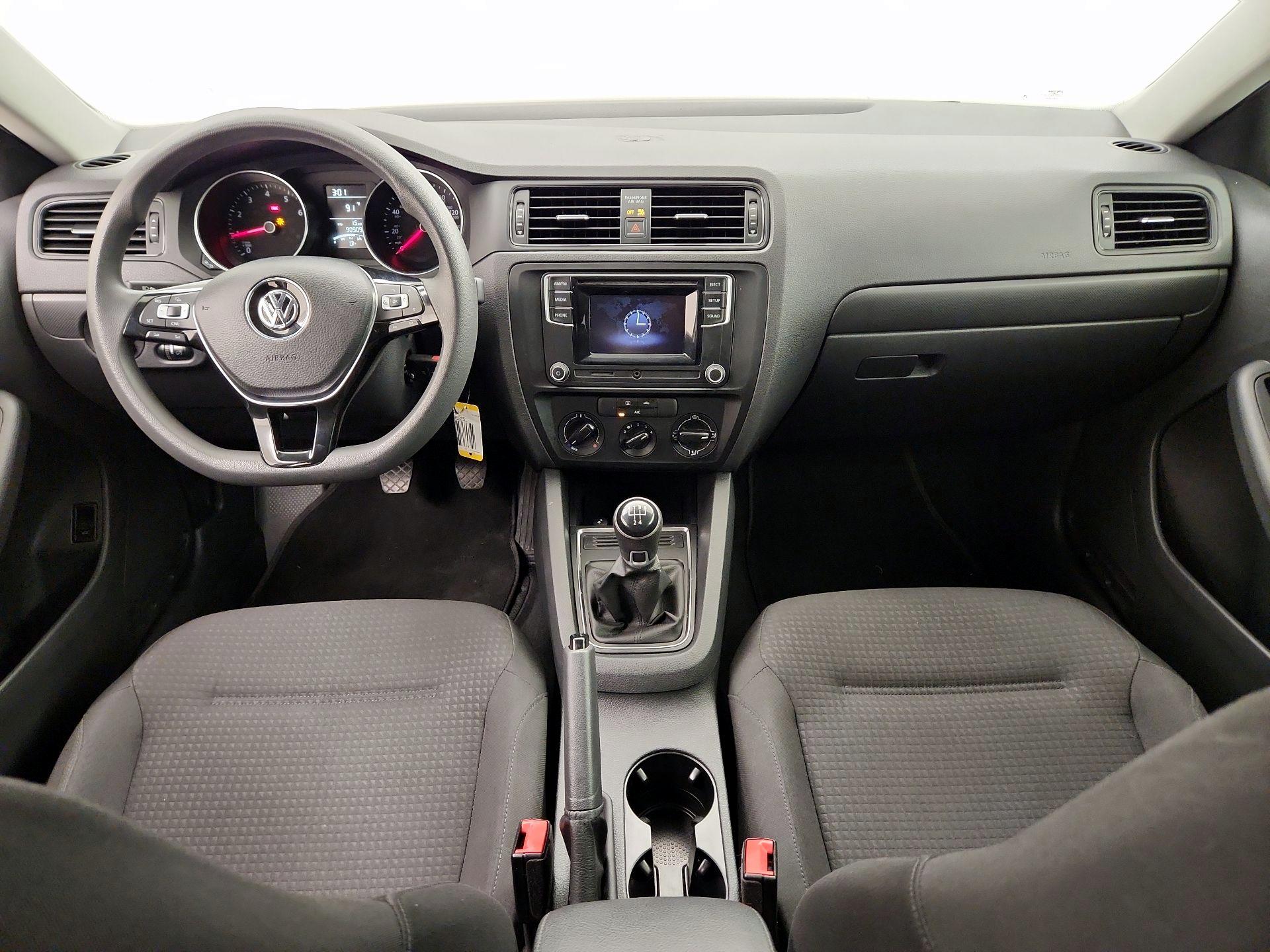Thumbnail: 2016 Volkswagen Jetta - 9