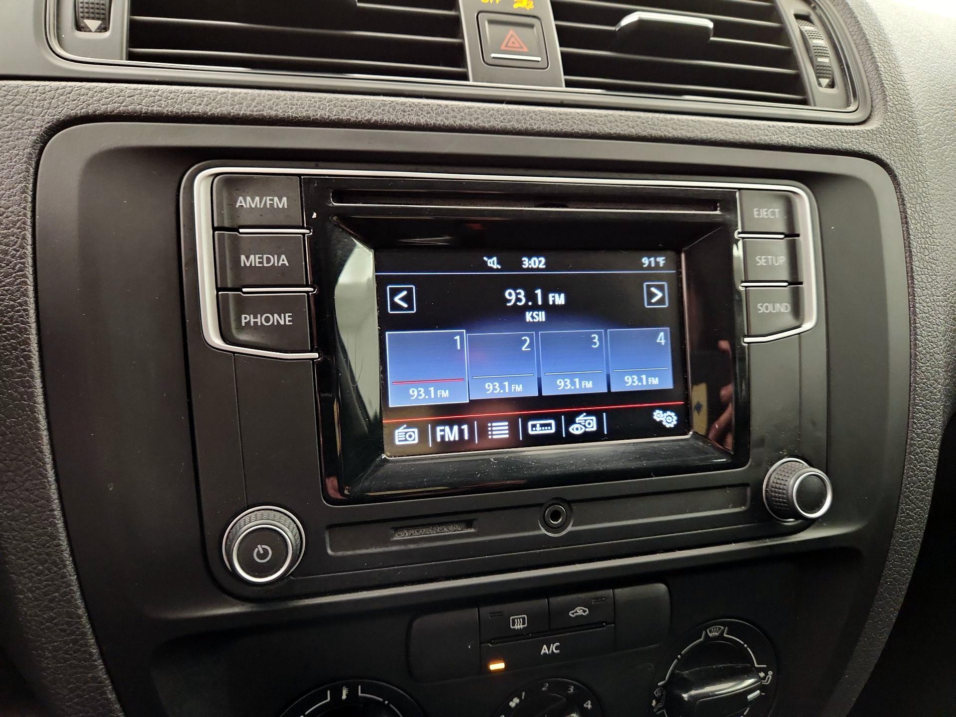 Thumbnail: 2016 Volkswagen Jetta - 13