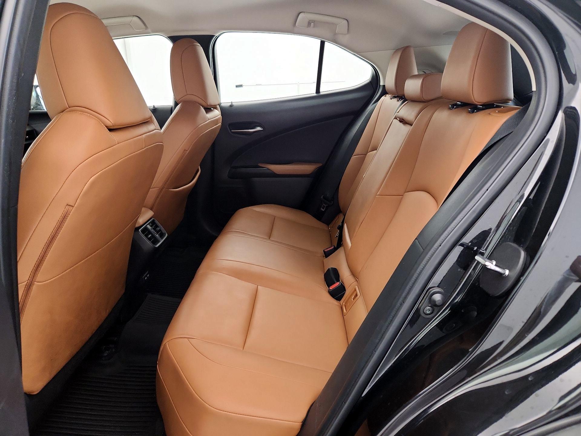 Thumbnail: 2021 Lexus UX - 19