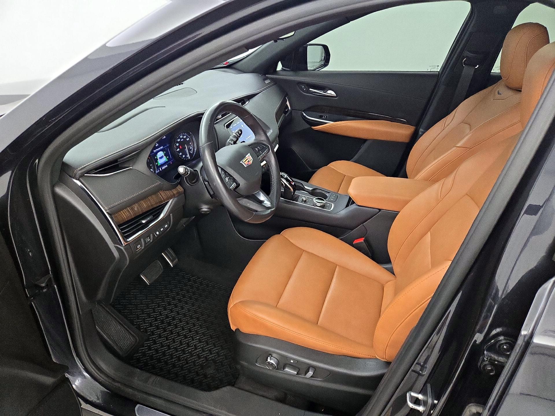 Thumbnail: 2023 Cadillac XT4 - 11