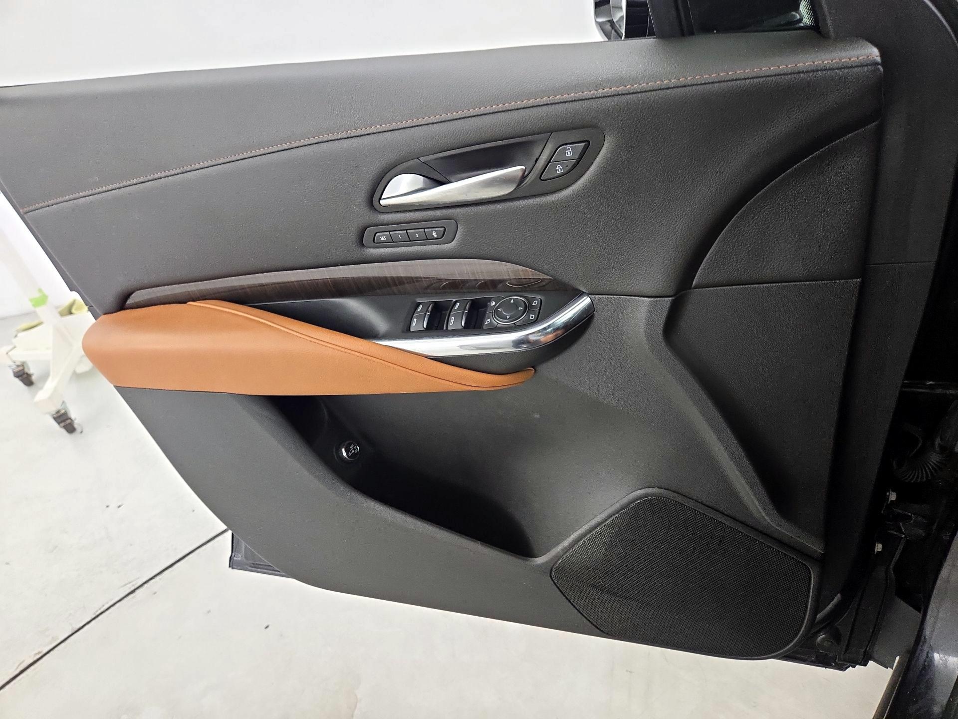 Thumbnail: 2023 Cadillac XT4 - 12