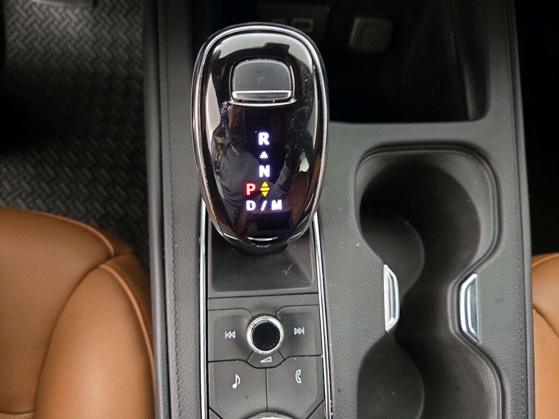 Thumbnail: 2023 Cadillac XT4 - 17