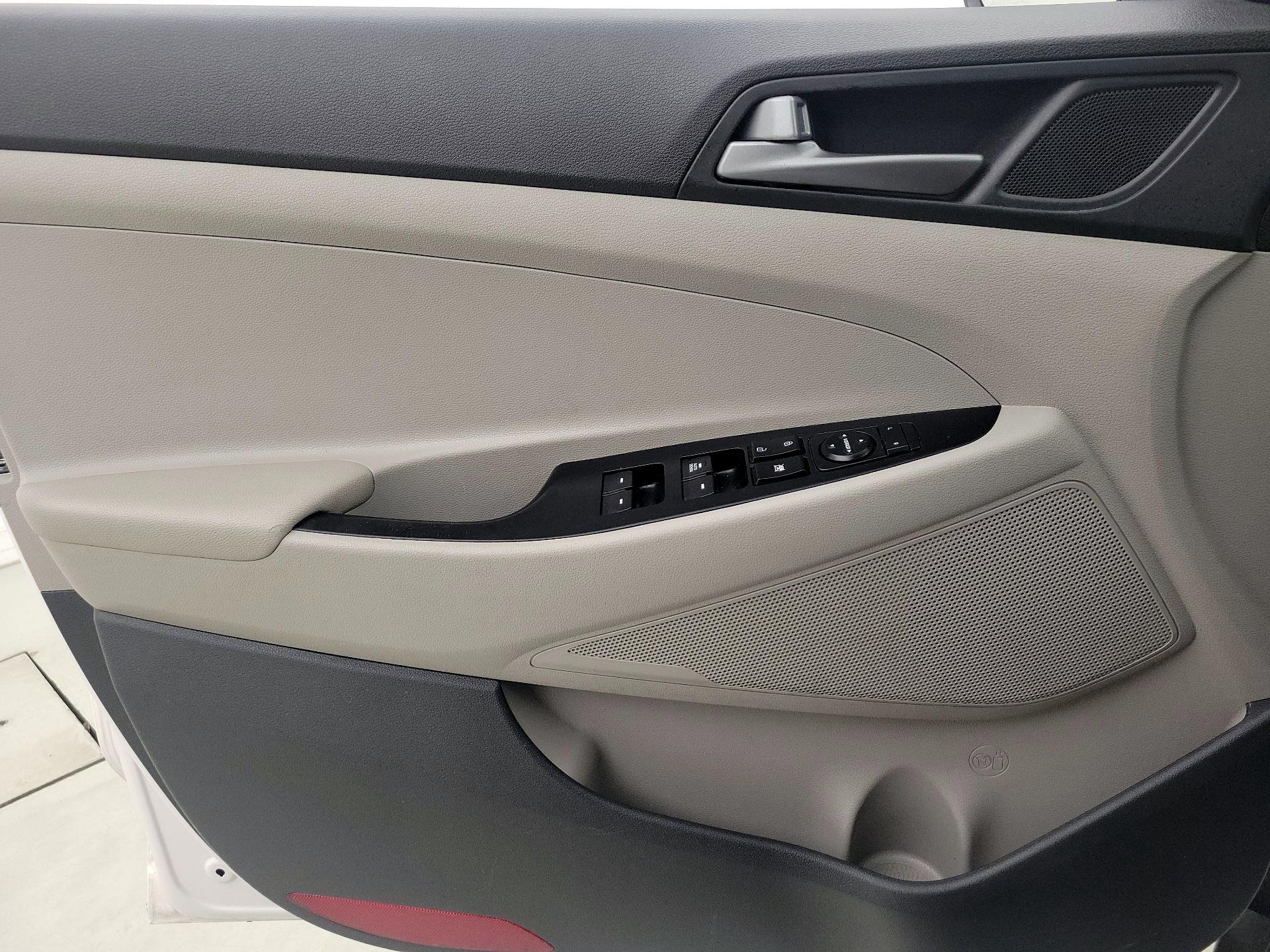 Thumbnail: 2017 Hyundai Tucson - 12