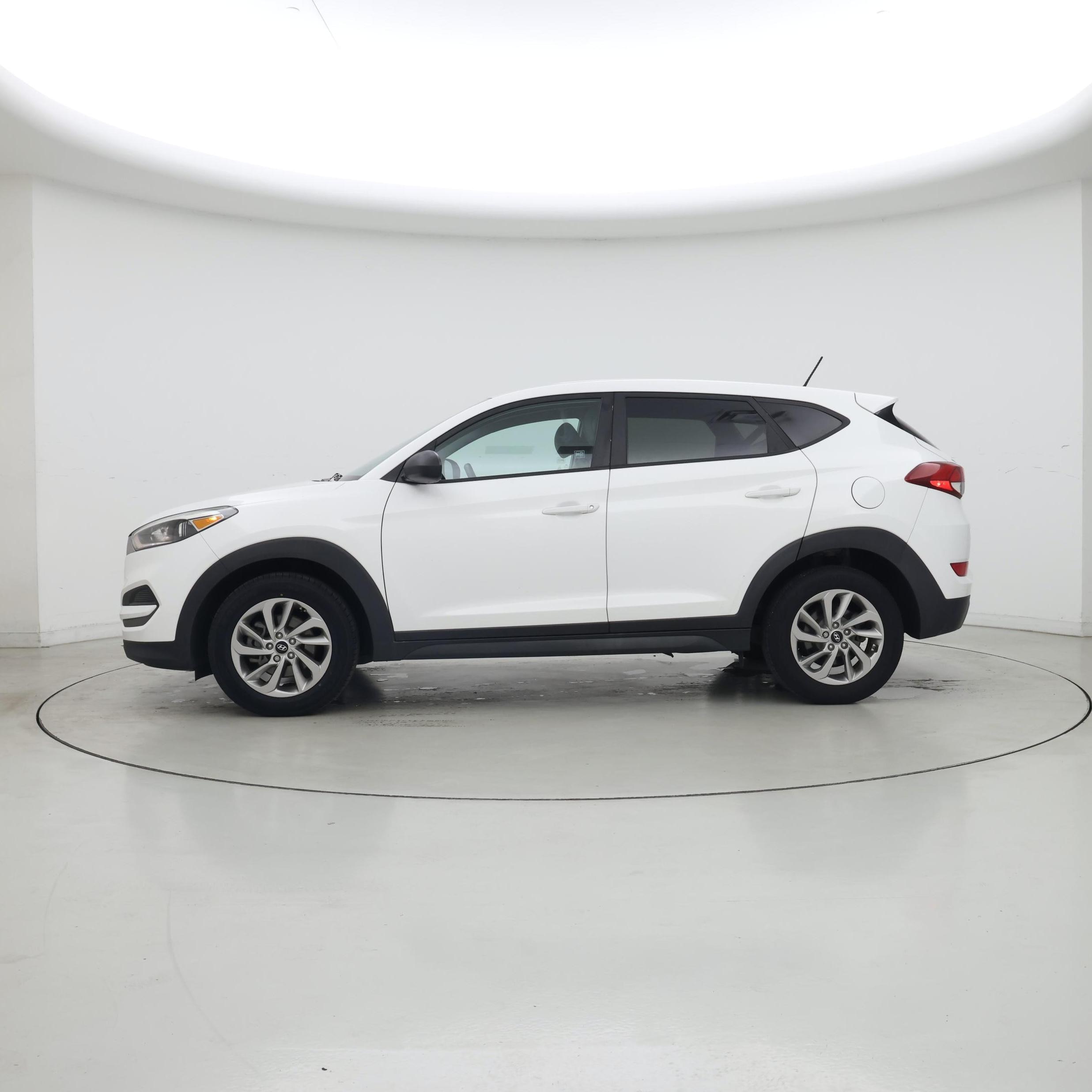 Thumbnail: 2017 Hyundai Tucson - 3