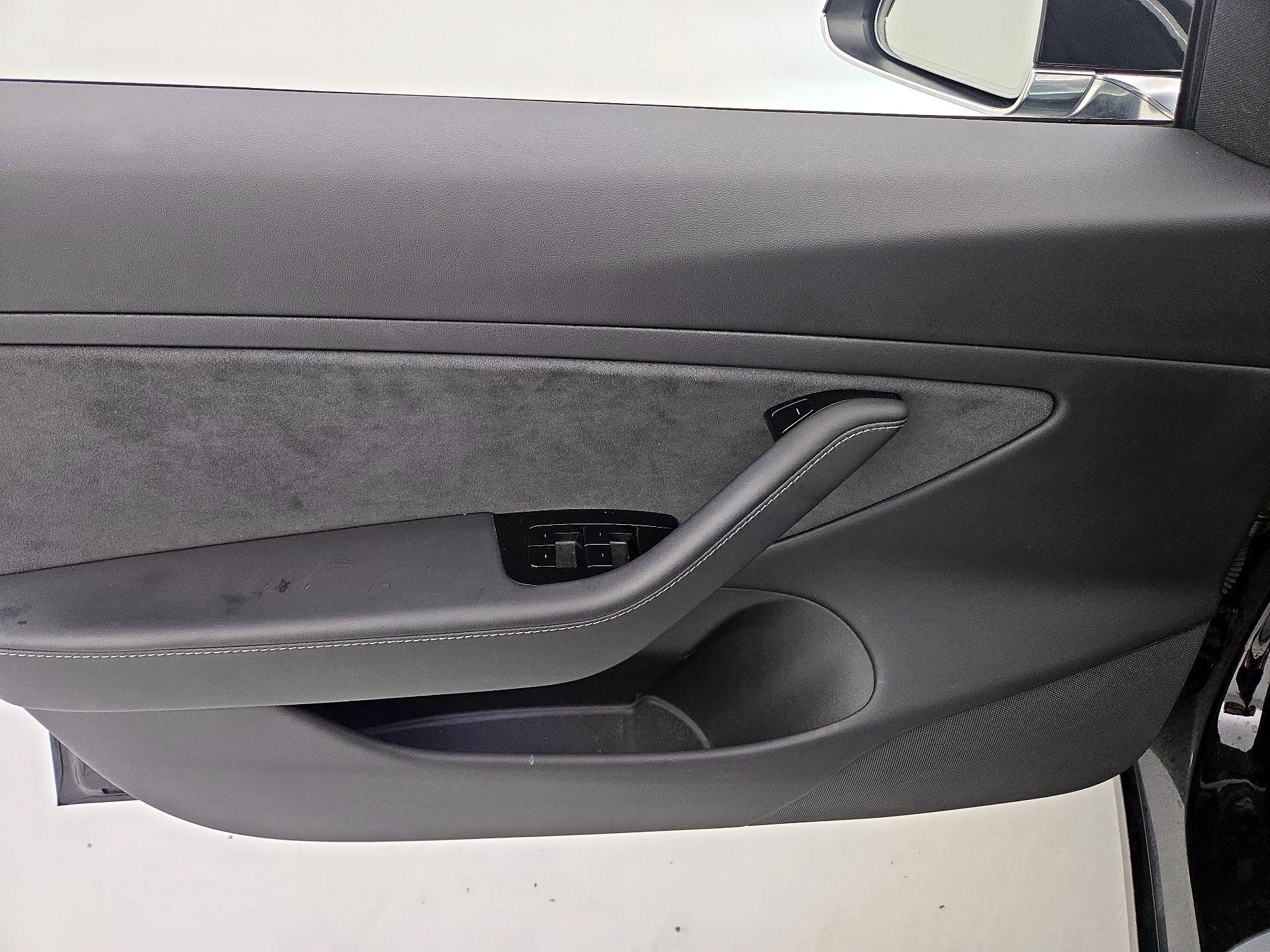 Thumbnail: 2019 Tesla Model 3 - 12