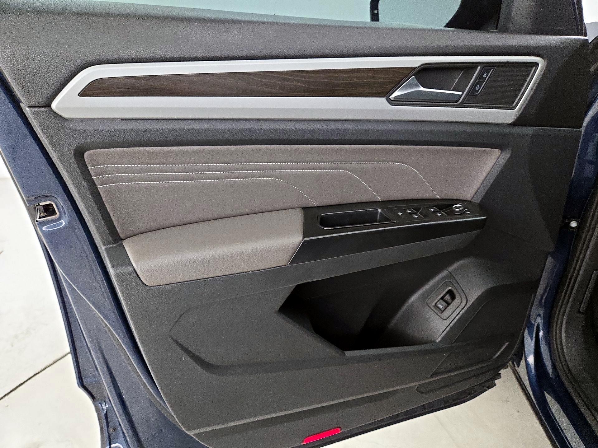 Thumbnail: 2021 Volkswagen Atlas - 12