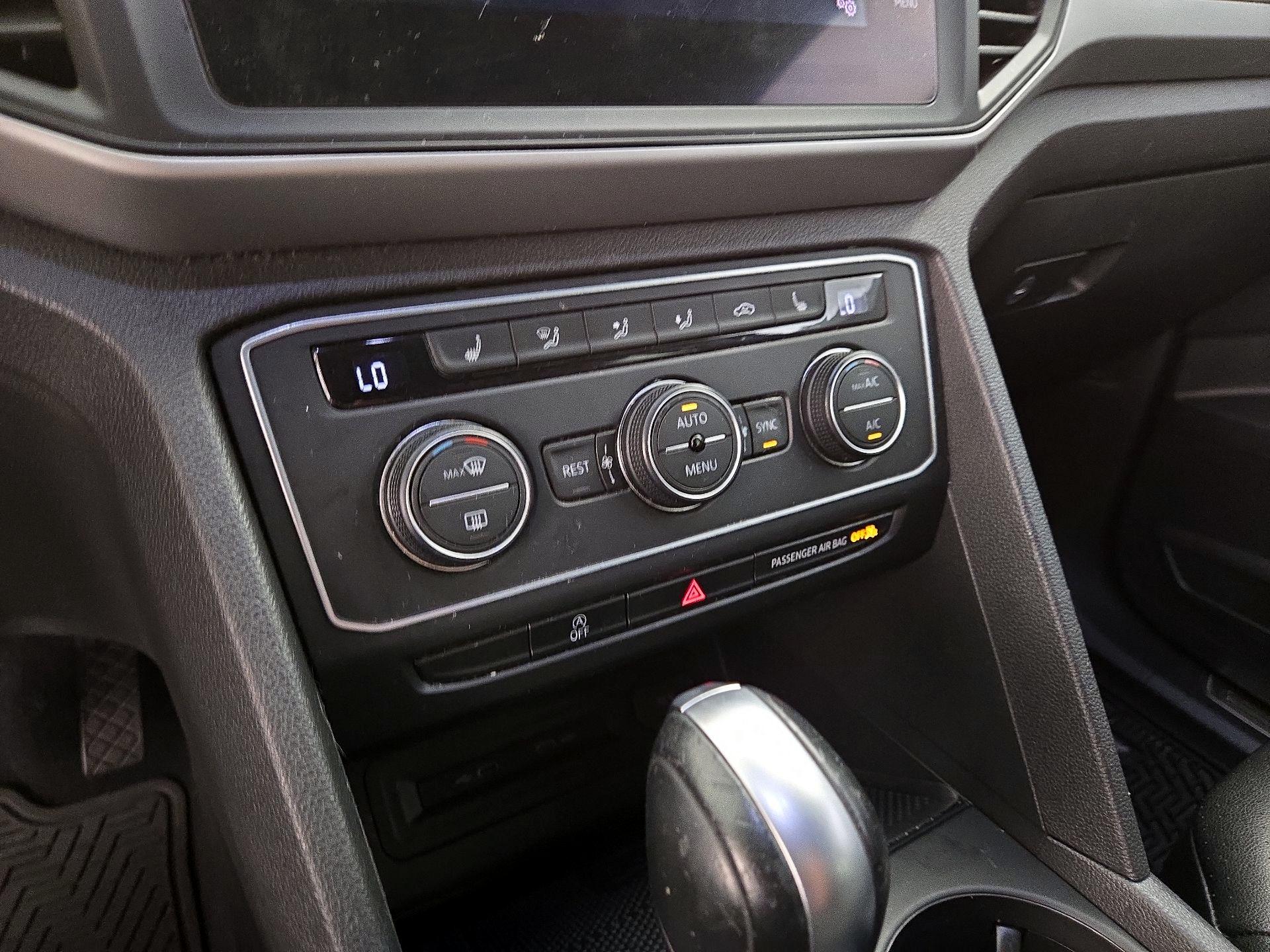 Thumbnail: 2021 Volkswagen Atlas - 16