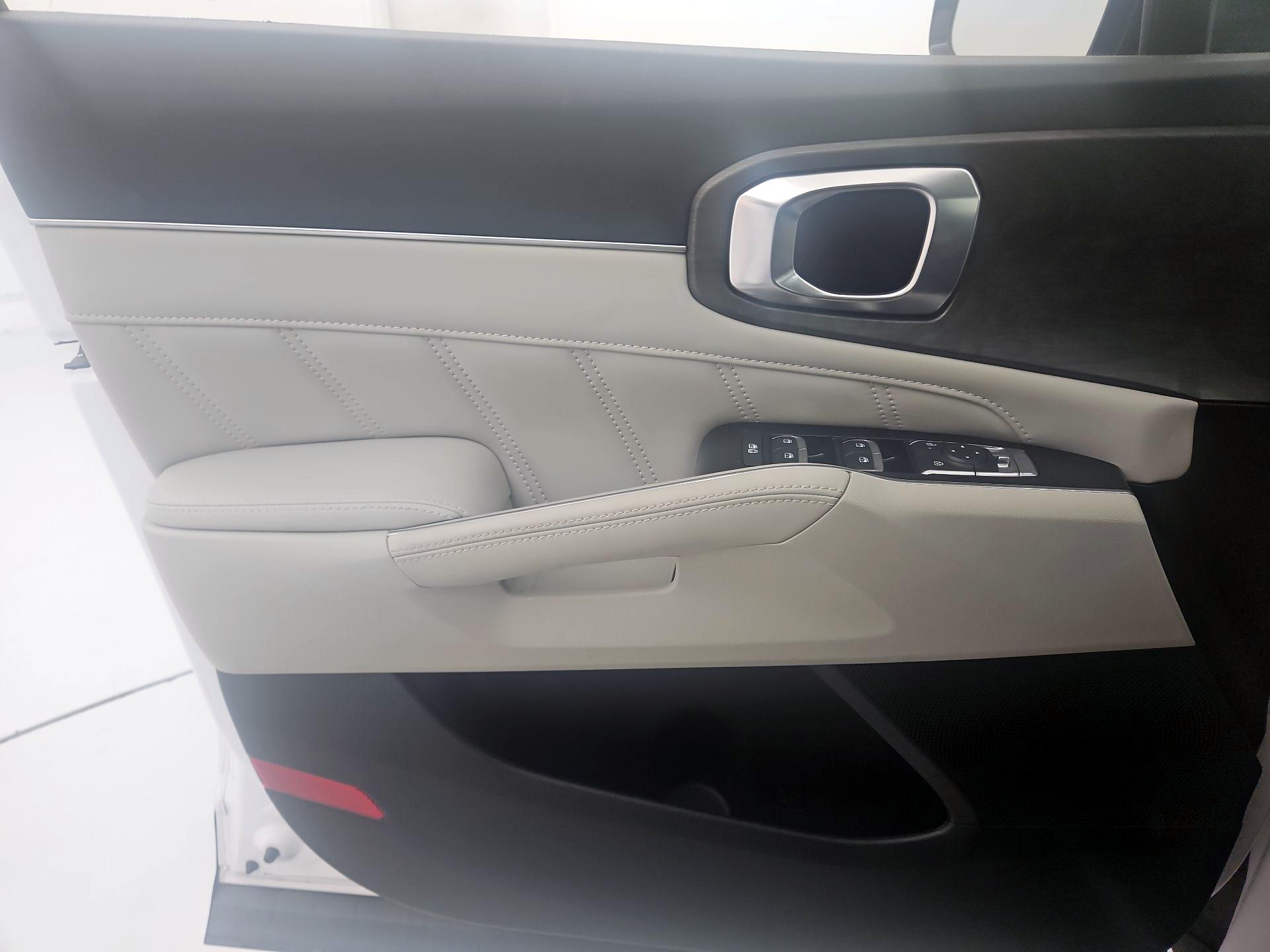 Thumbnail: 2025 Kia Sorento - 12