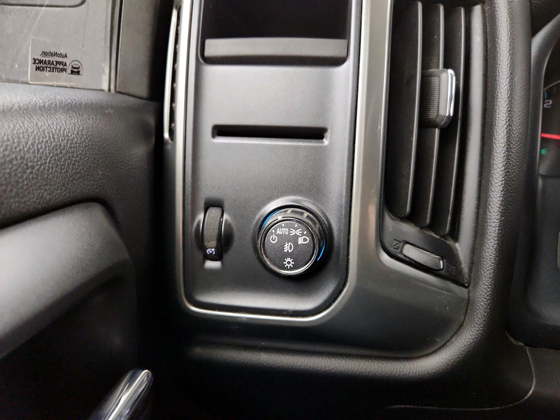 Thumbnail: 2018 Chevrolet Silverado 1500 - 13