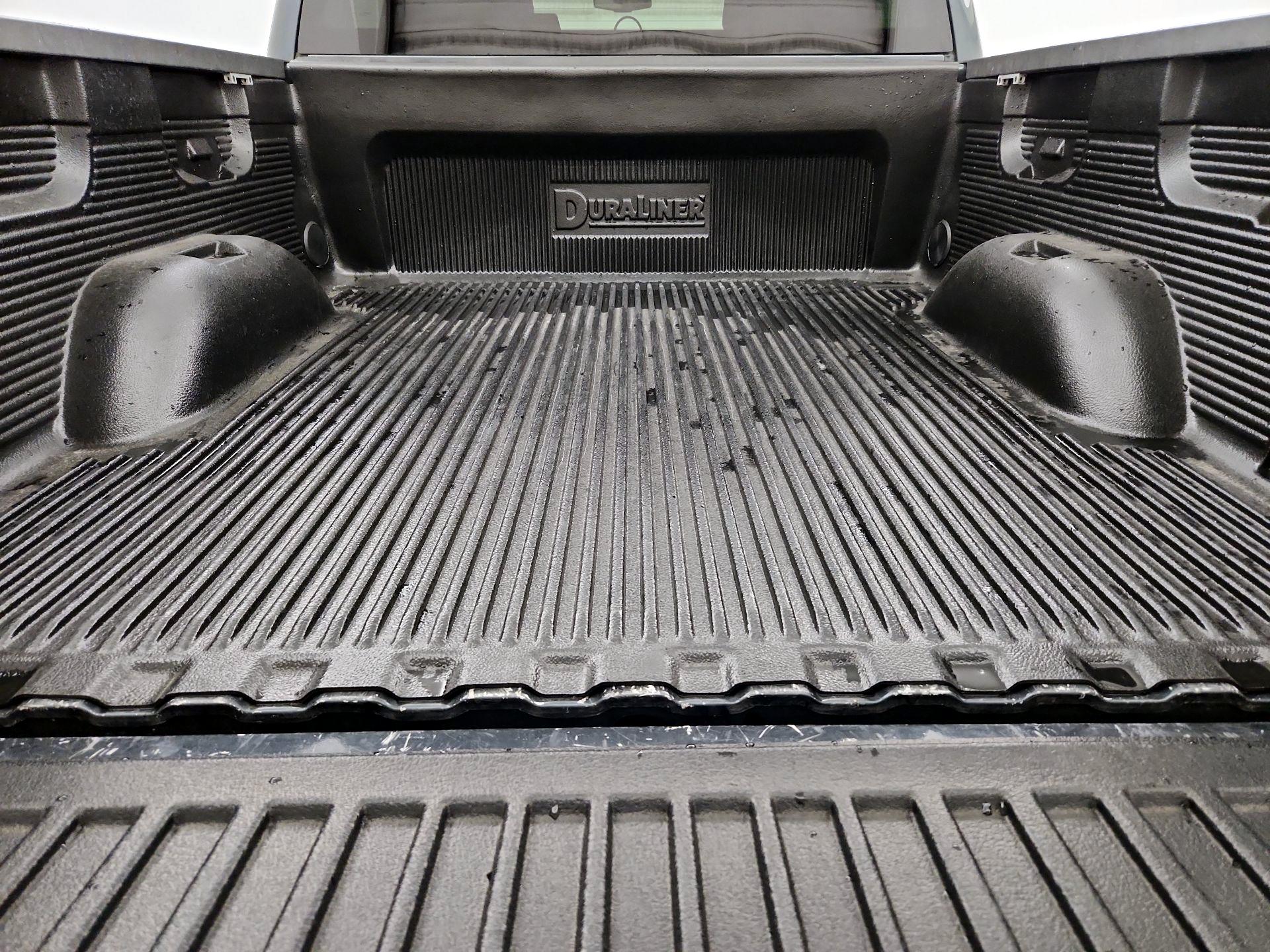 Thumbnail: 2018 Chevrolet Silverado 1500 - 19