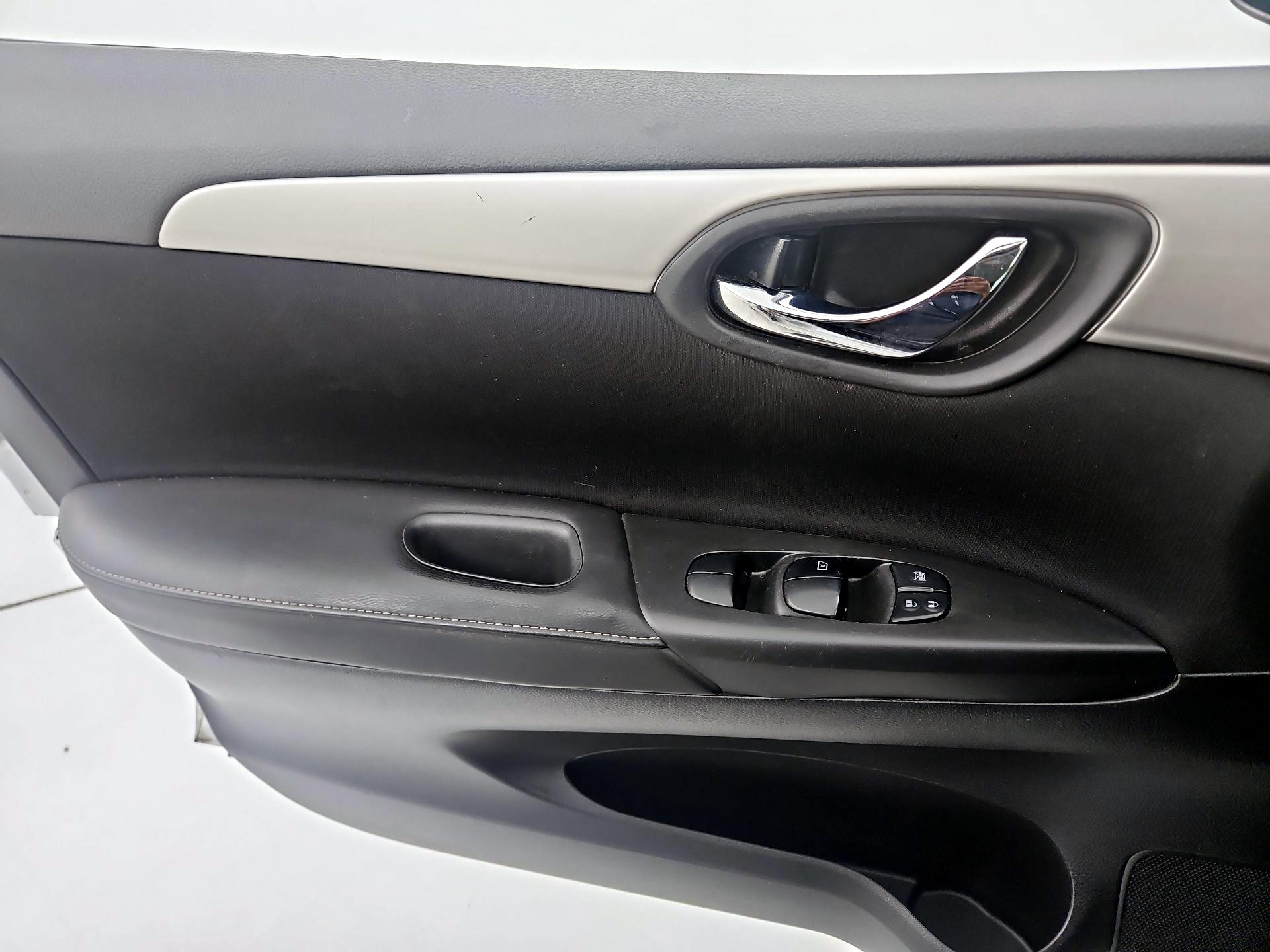 Thumbnail: 2019 Nissan Sentra - 12