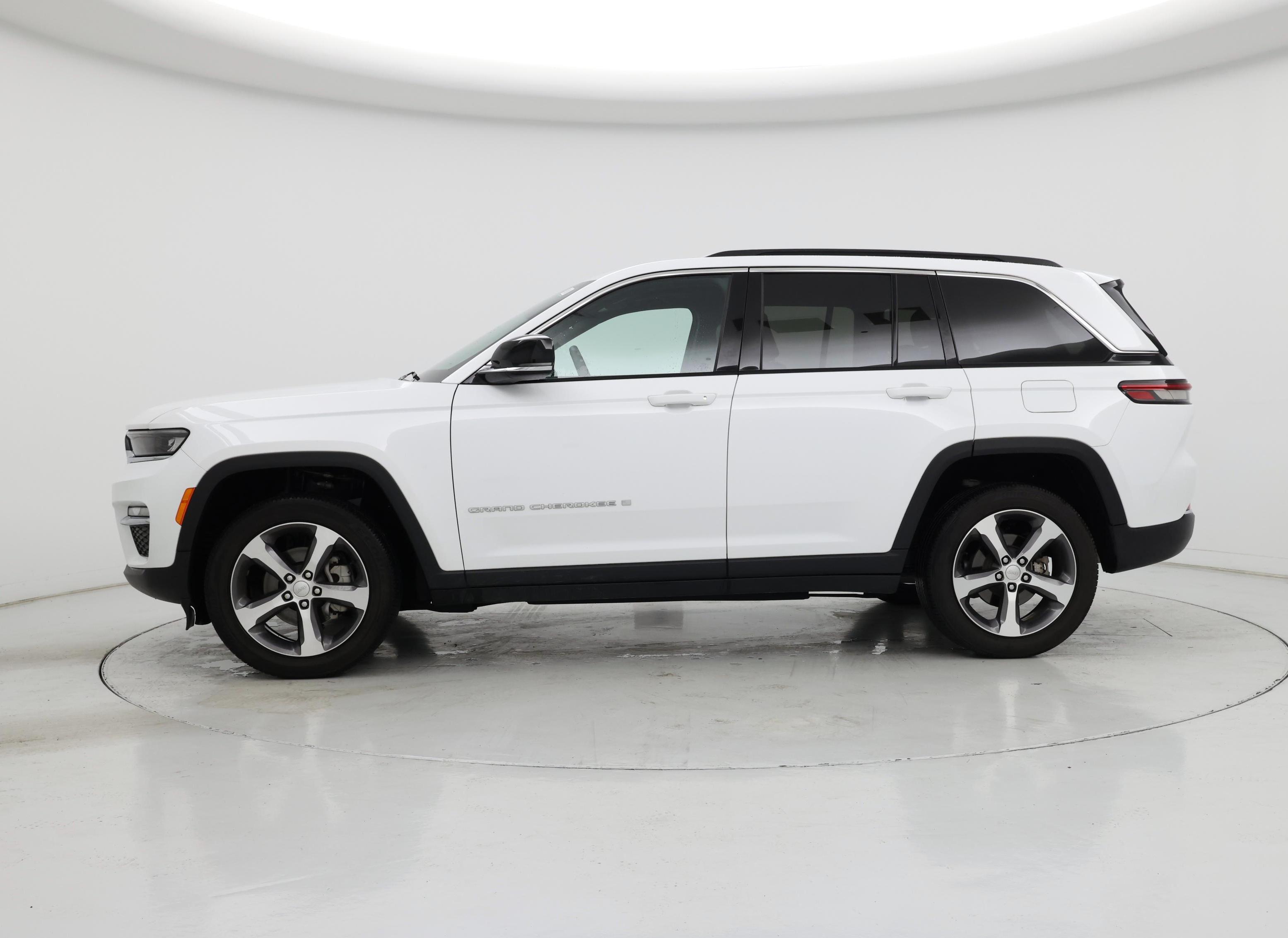Thumbnail: 2024 Jeep Grand Cherokee - 3
