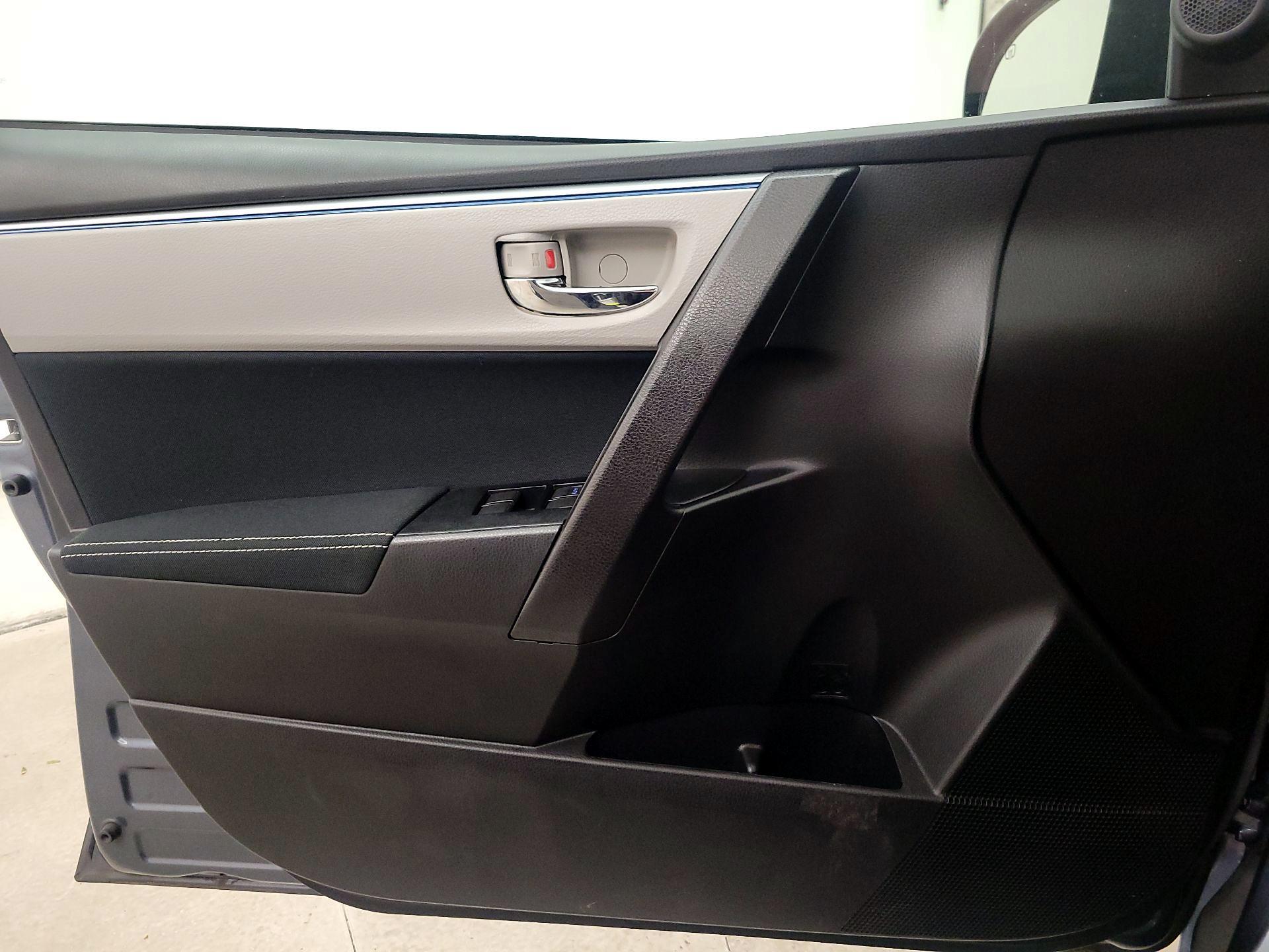 Thumbnail: 2015 Toyota Corolla - 12