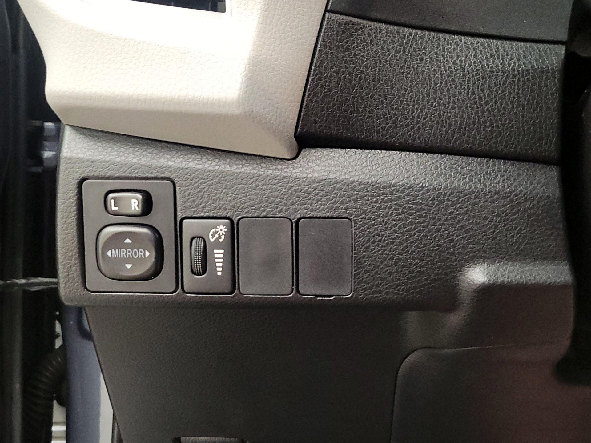 Thumbnail: 2015 Toyota Corolla - 13