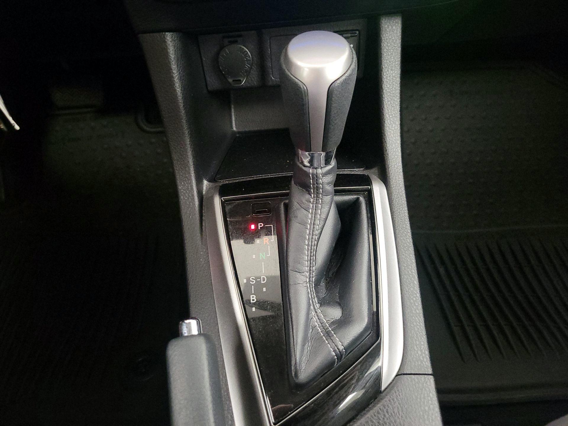 Thumbnail: 2015 Toyota Corolla - 17