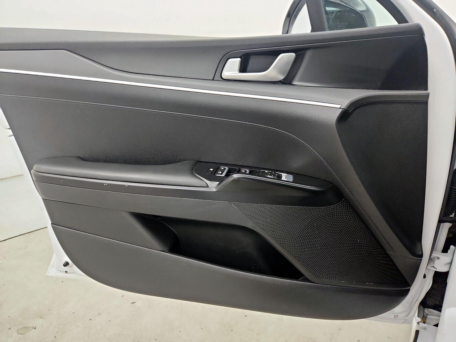 Thumbnail: 2023 Kia K5 - 12