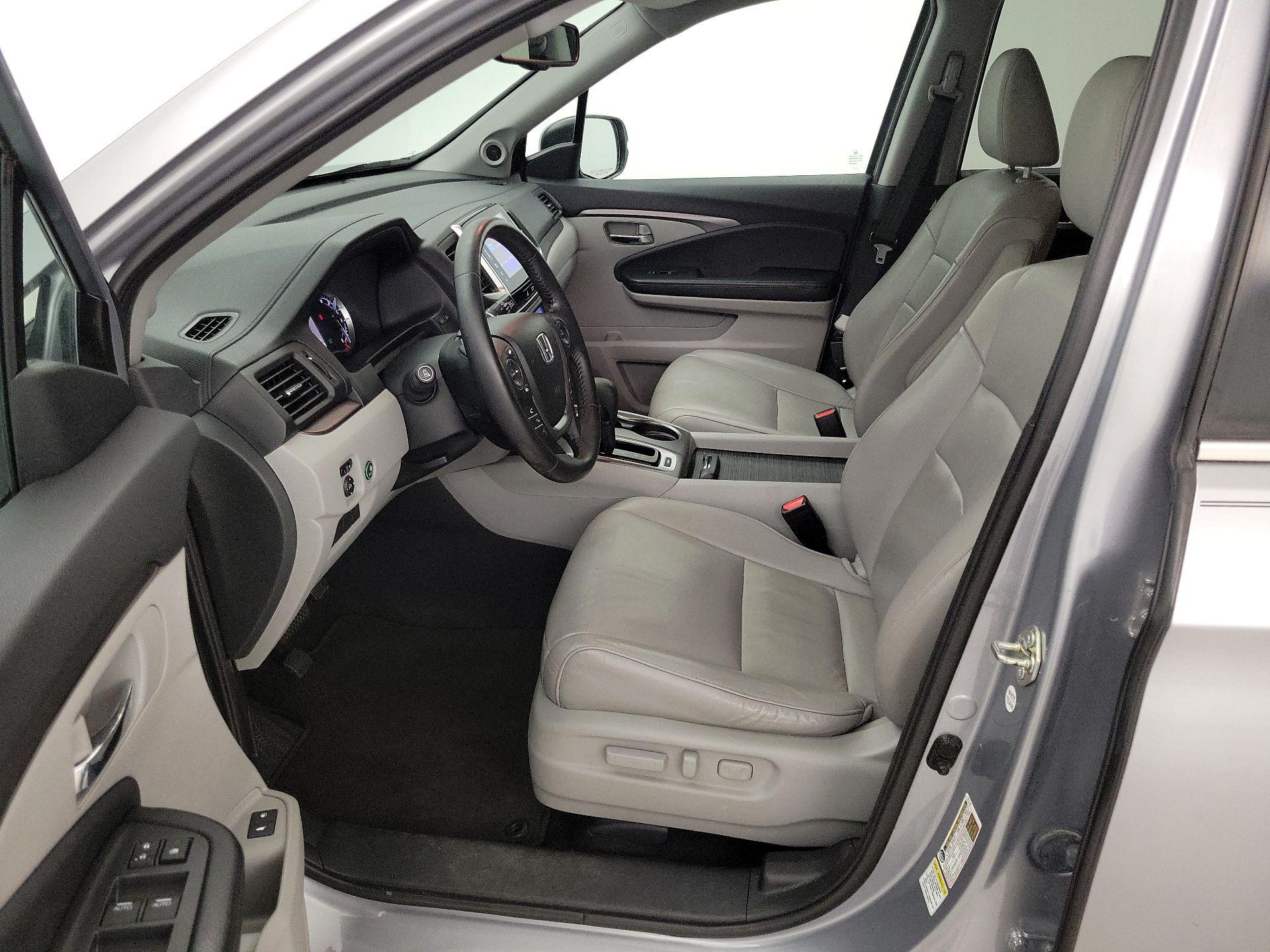 Thumbnail: 2016 Honda Pilot - 11