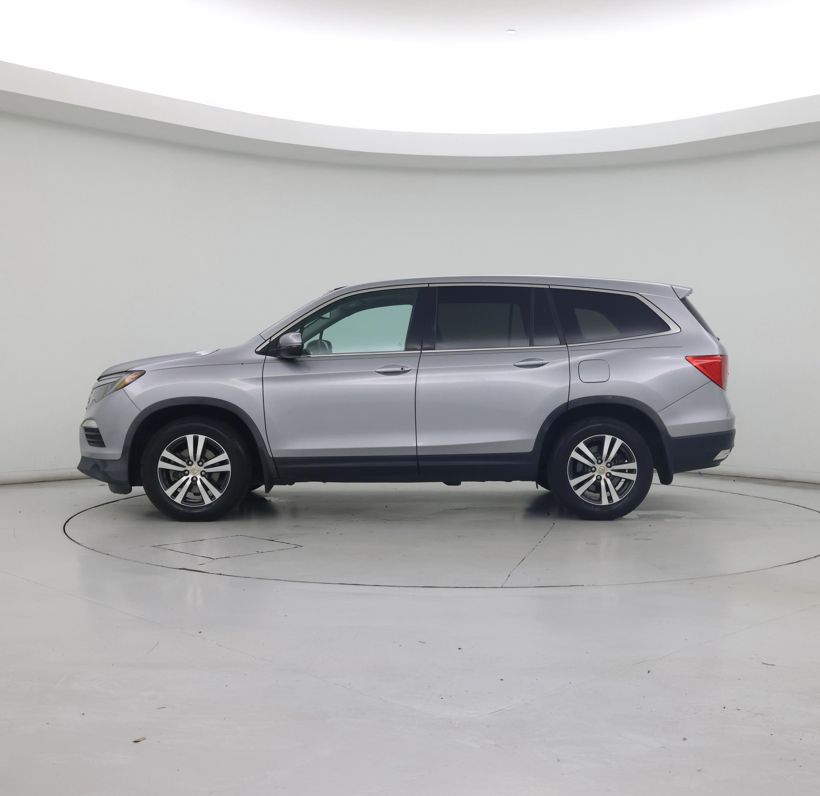 Thumbnail: 2016 Honda Pilot - 3