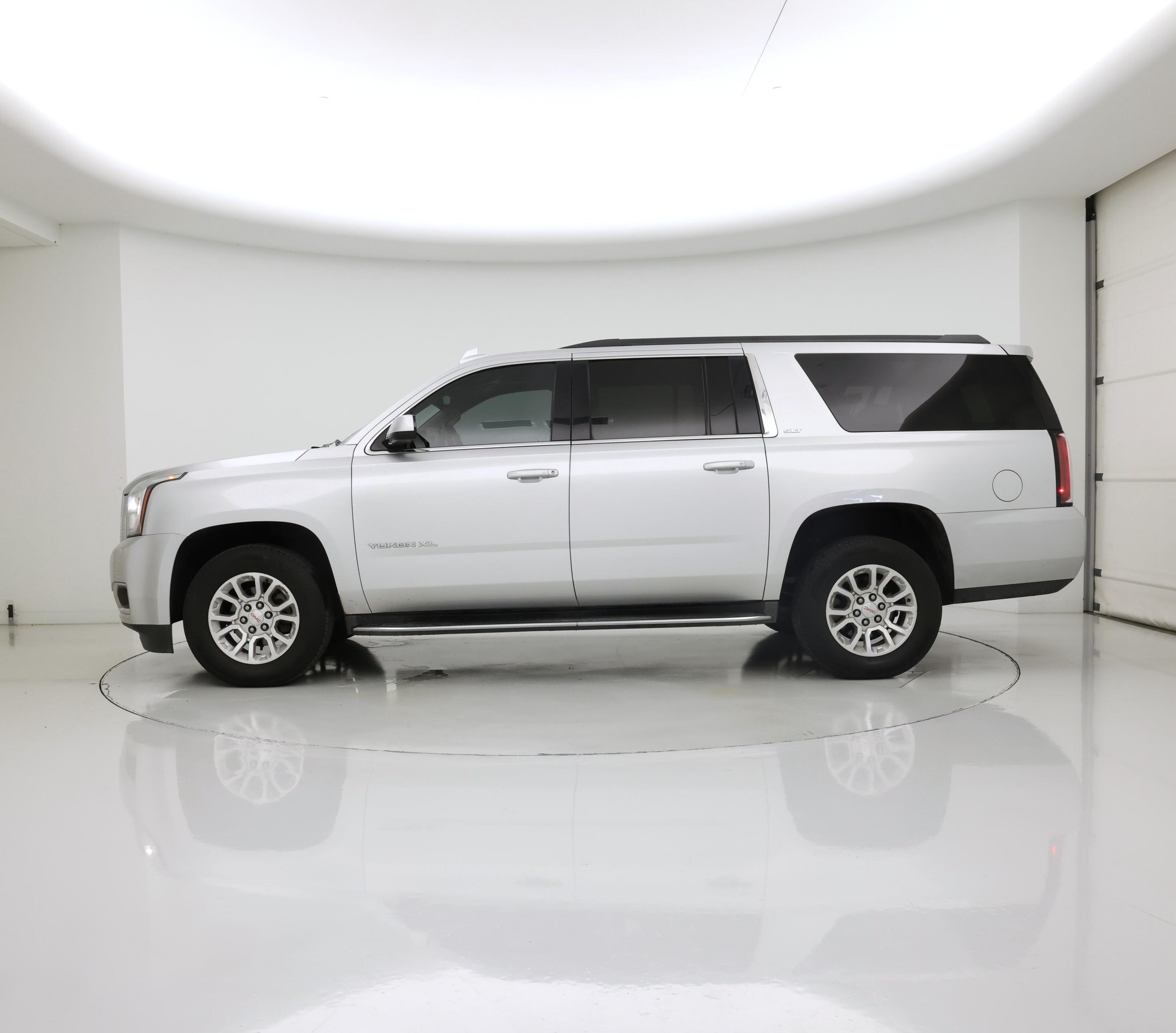 Thumbnail: 2019 GMC Yukon XL - 3