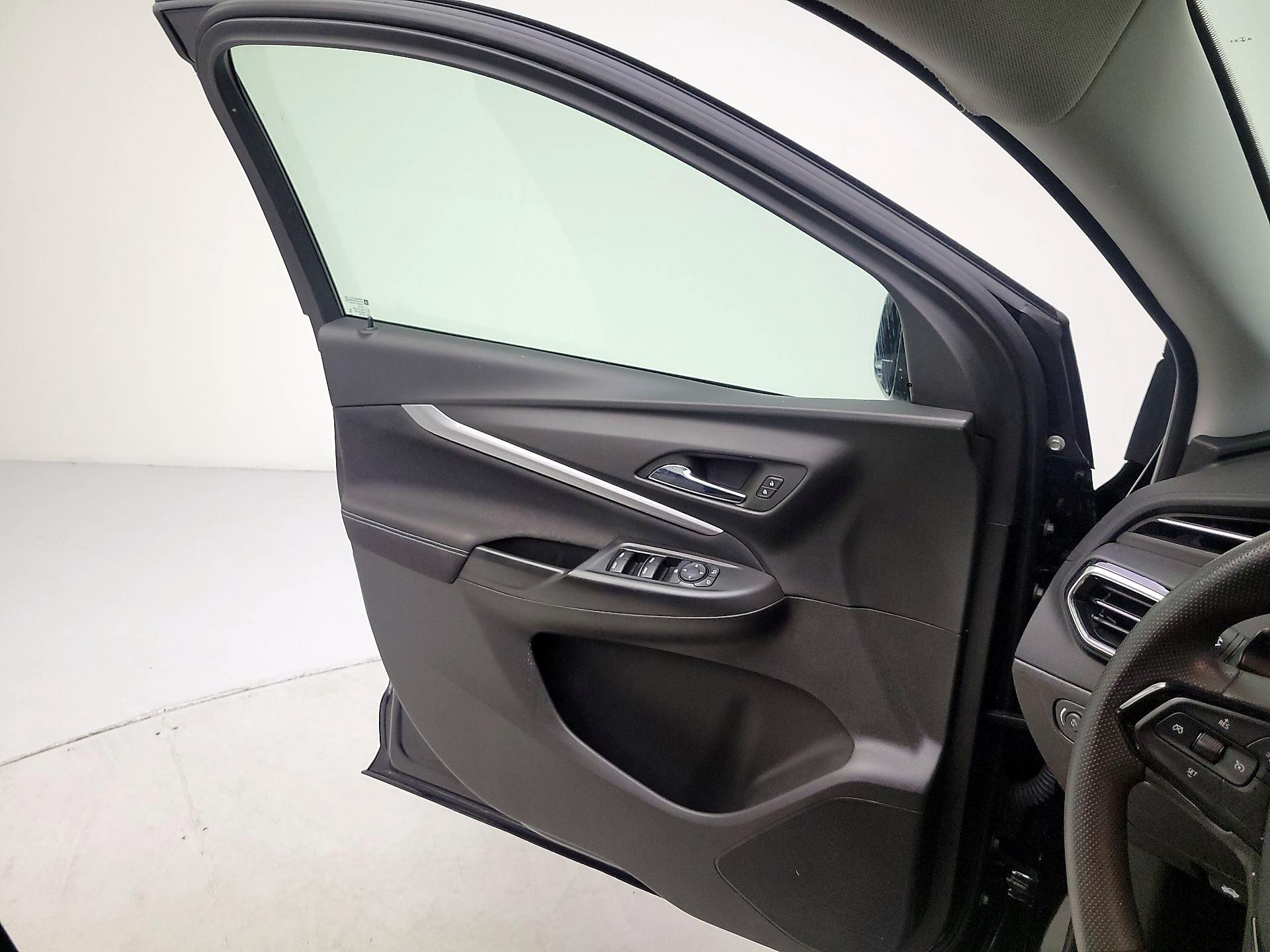 Thumbnail: 2023 Chevrolet Bolt EUV - 12