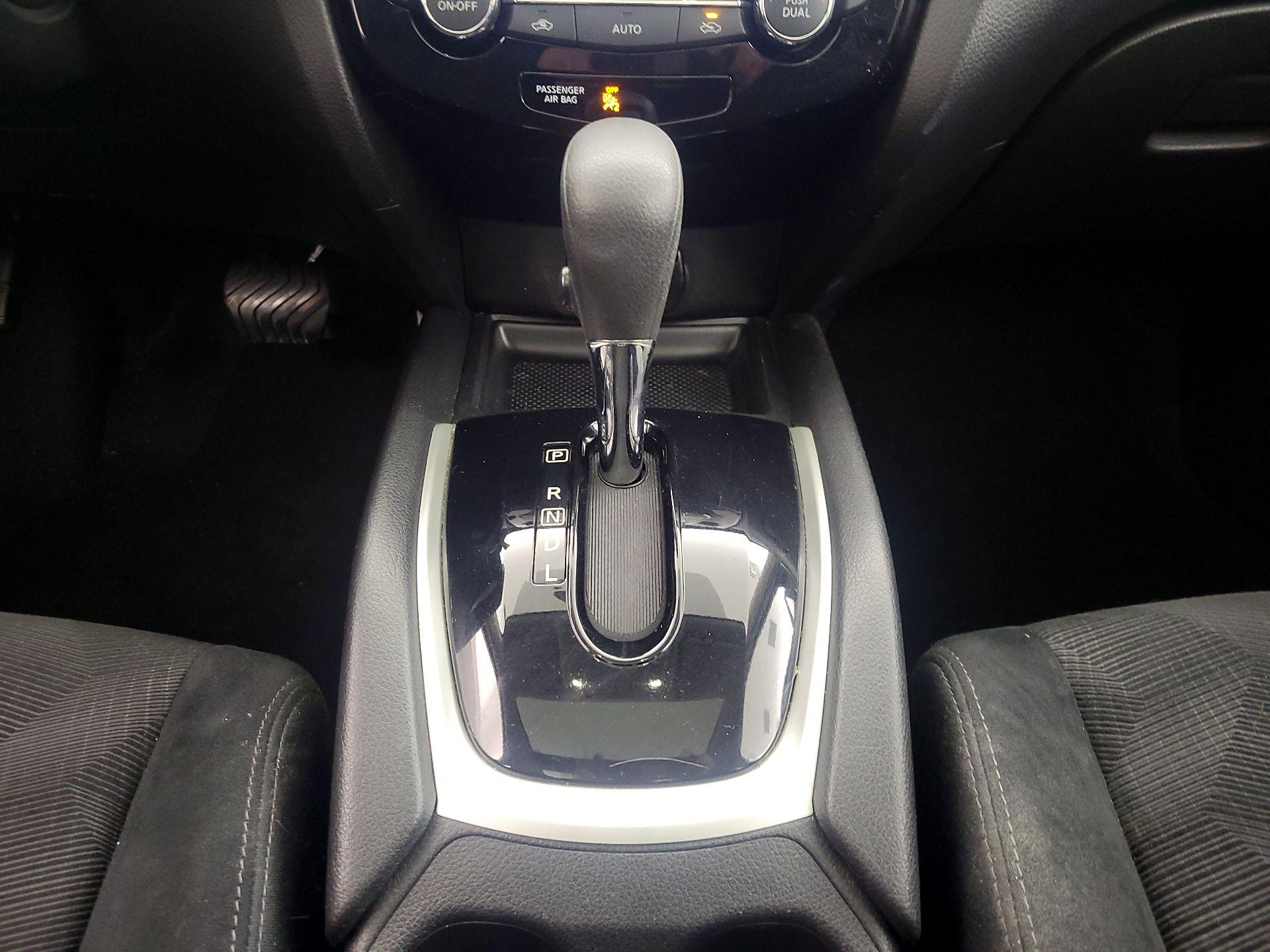 Thumbnail: 2014 Nissan Rogue - 18