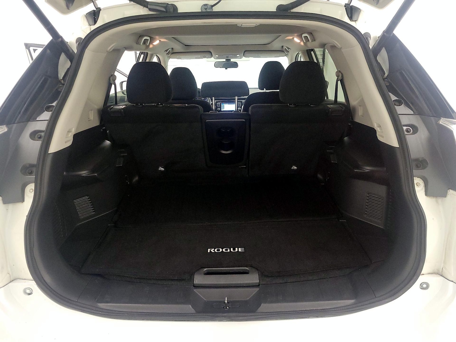 2014 Nissan Rogue SV - Photo 23