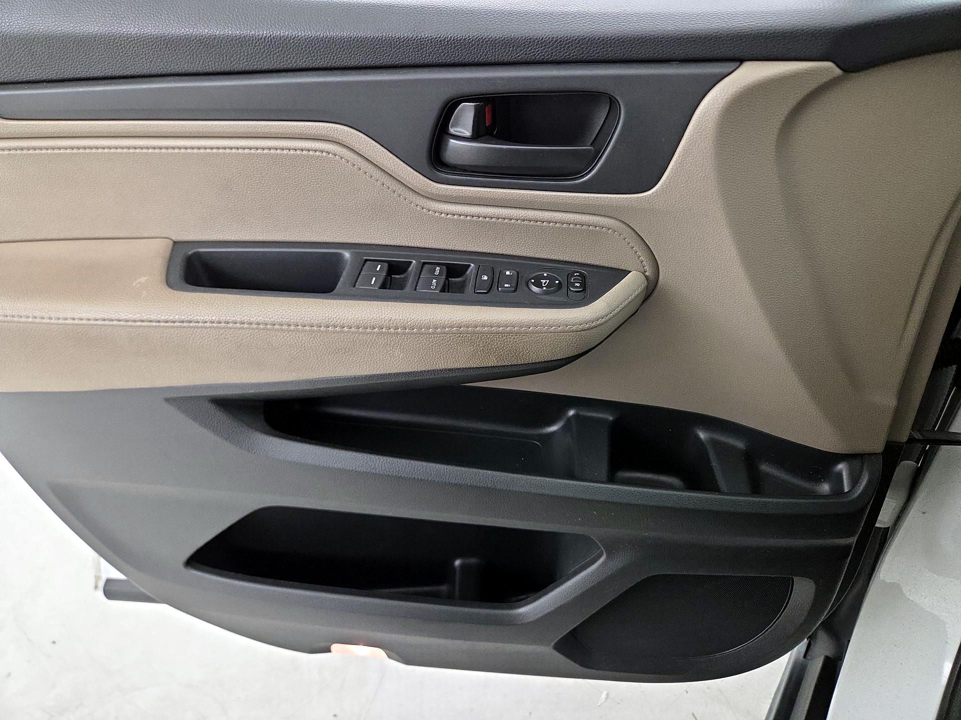 Thumbnail: 2020 Honda Odyssey - 12