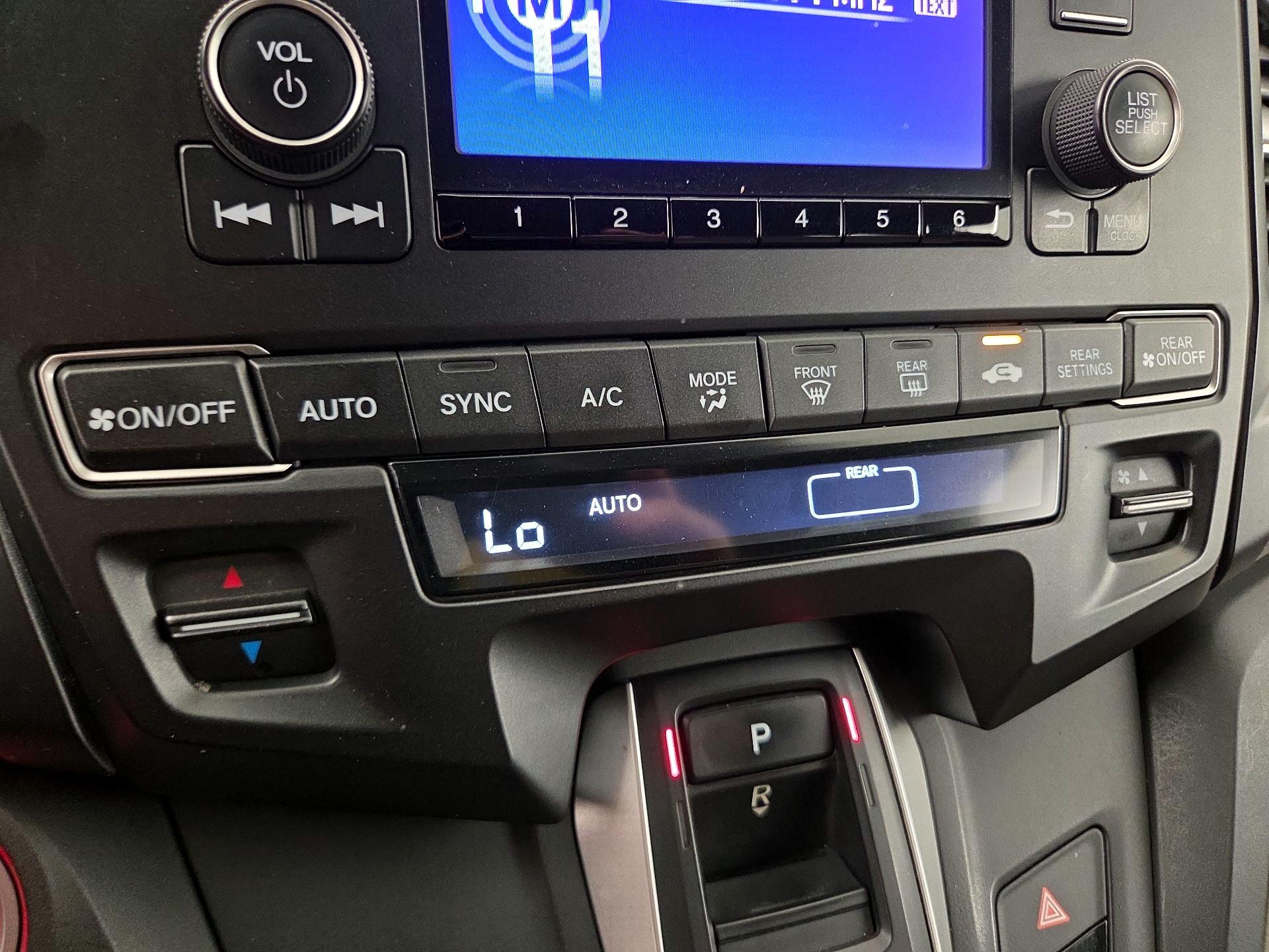 Thumbnail: 2020 Honda Odyssey - 16