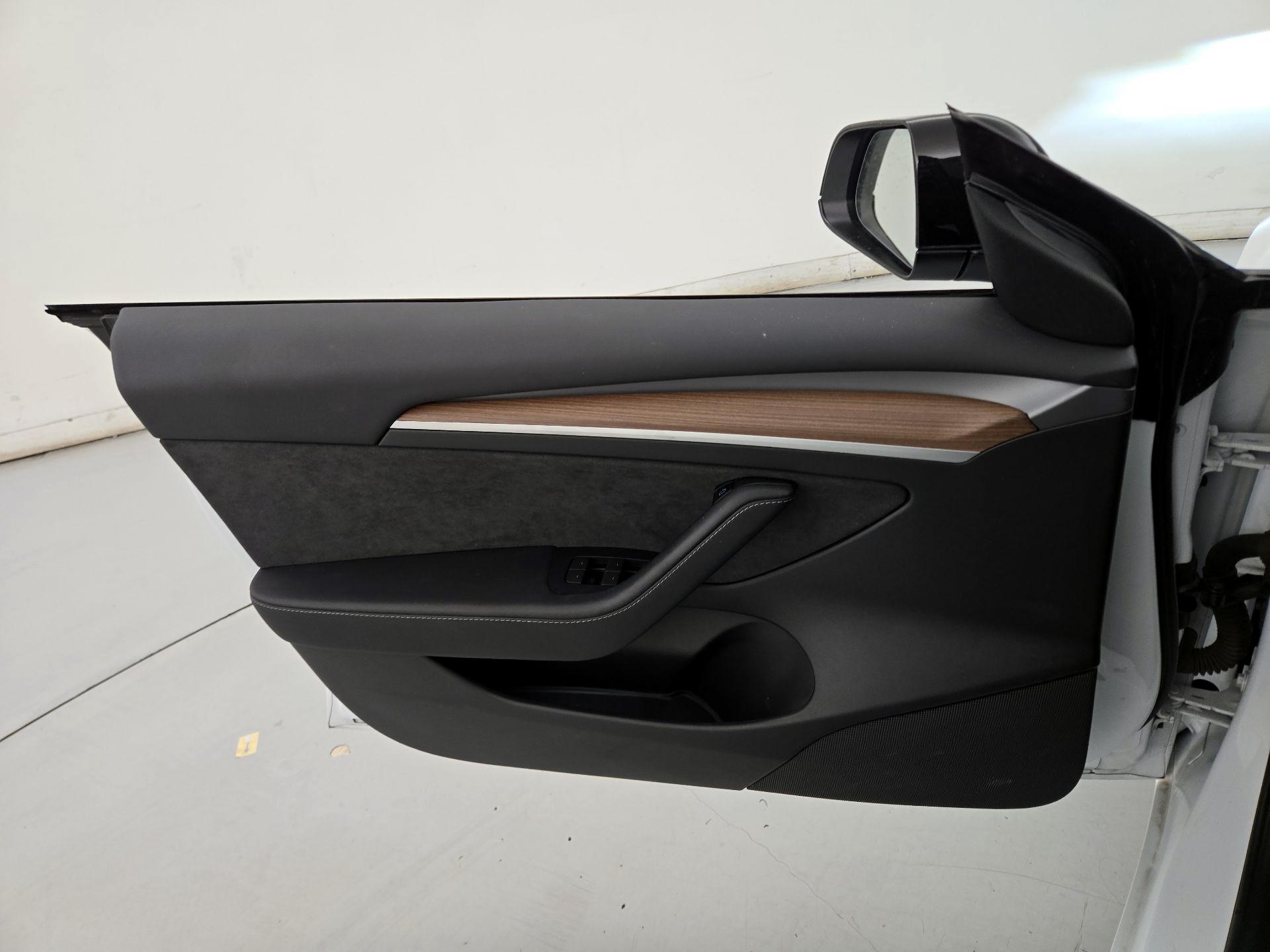 Thumbnail: 2023 Tesla Model 3 - 12