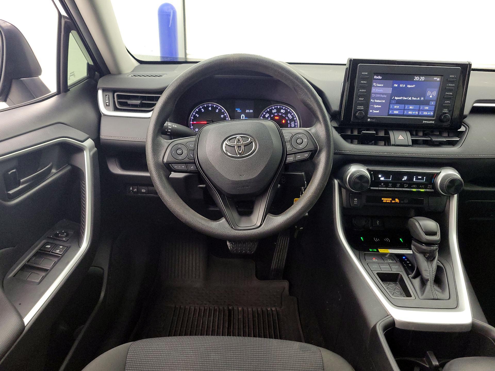 Thumbnail: 2022 Toyota RAV4 - 10